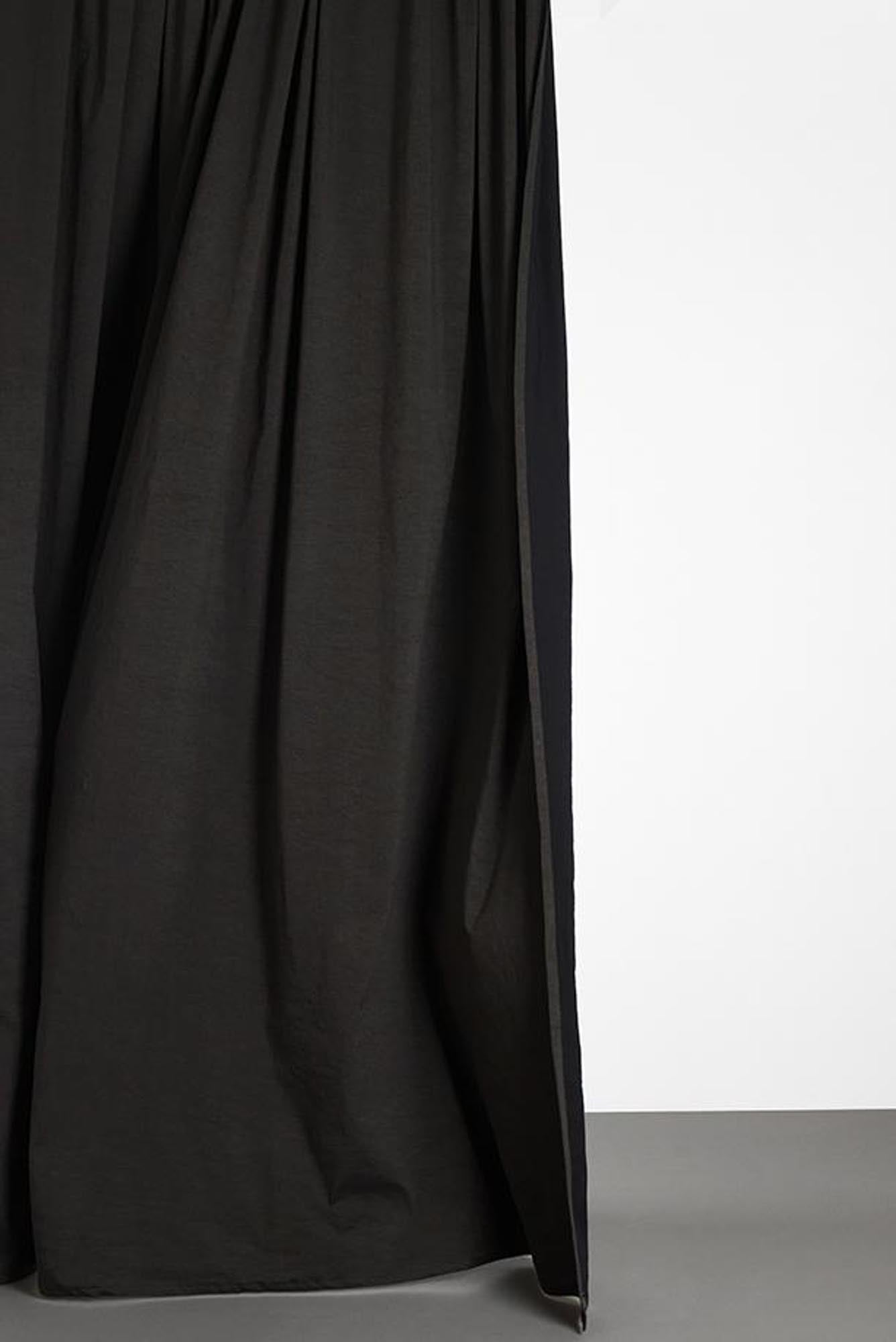 Der Baumwollvorhang Belize von ZigZagZurich besticht durch elegantes Design und exzellente Qualität, ideal für ein modernes Wohnambiente.