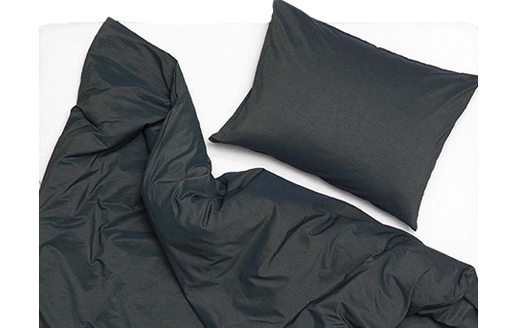 ZigZagZurich: Eleganter Vintage-Kissenbezug für stilvolle Akzente.