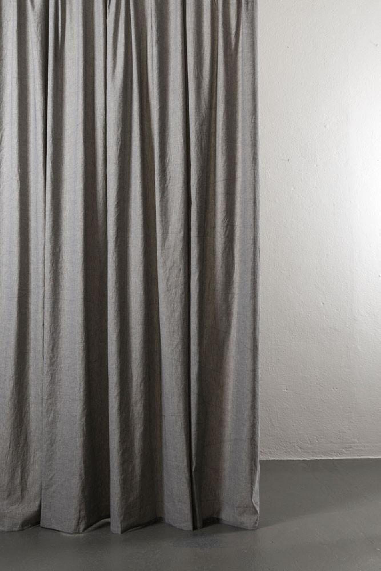 Entdecken Sie den eleganten Baumwollvorhang Belize von ZigZagZurich – stilvoll, langlebig und perfekt für jedes Zuhause.