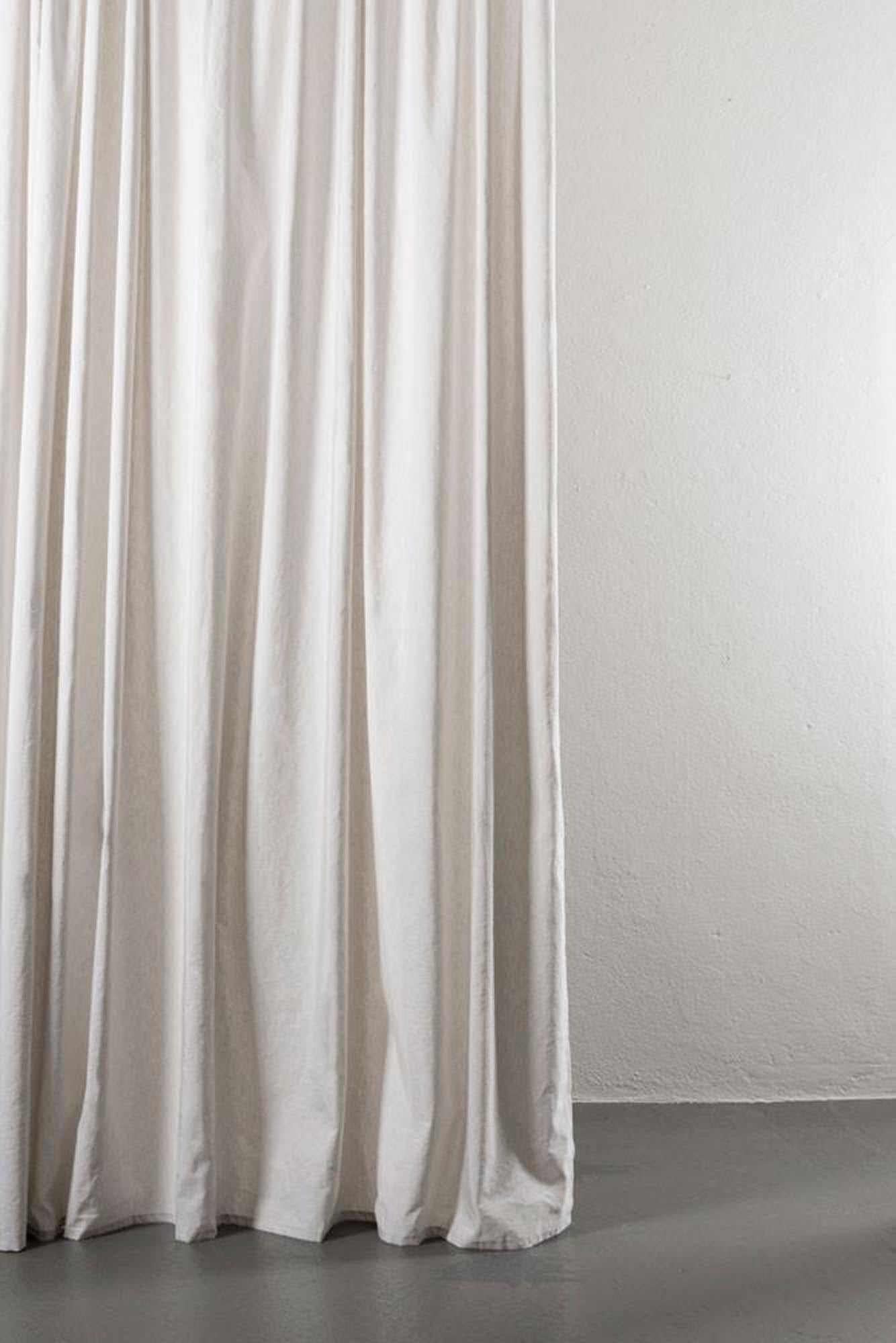 Moderner Azura Vorhang aus Baumwolle-Leinen von ZigZagZurich.