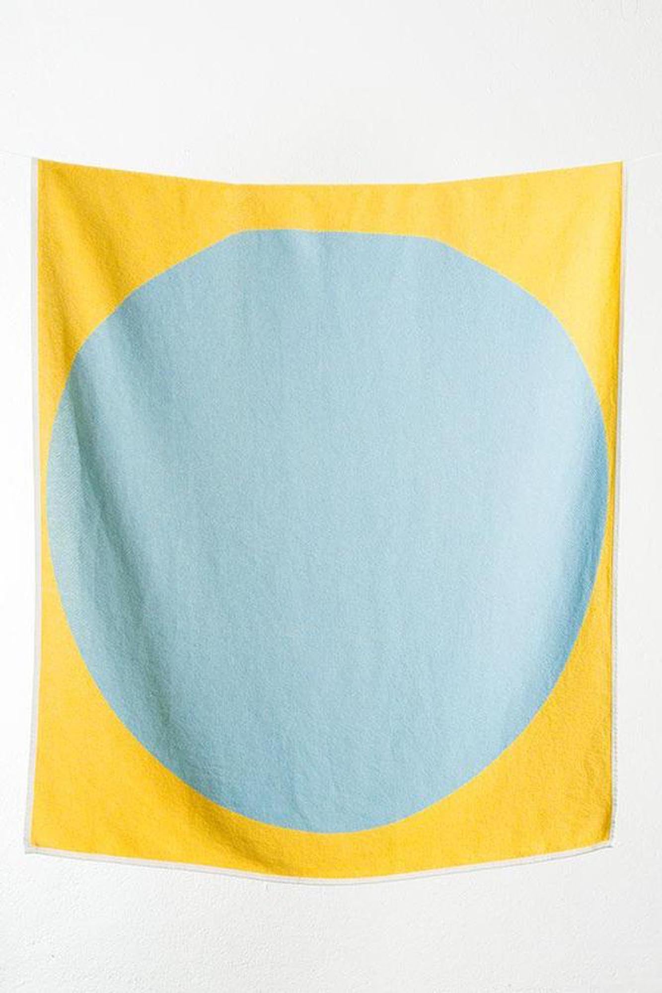 Luxuriöse Ginza Decke aus Baumwolle von ZigZagZurich, ideal für Zuhause.