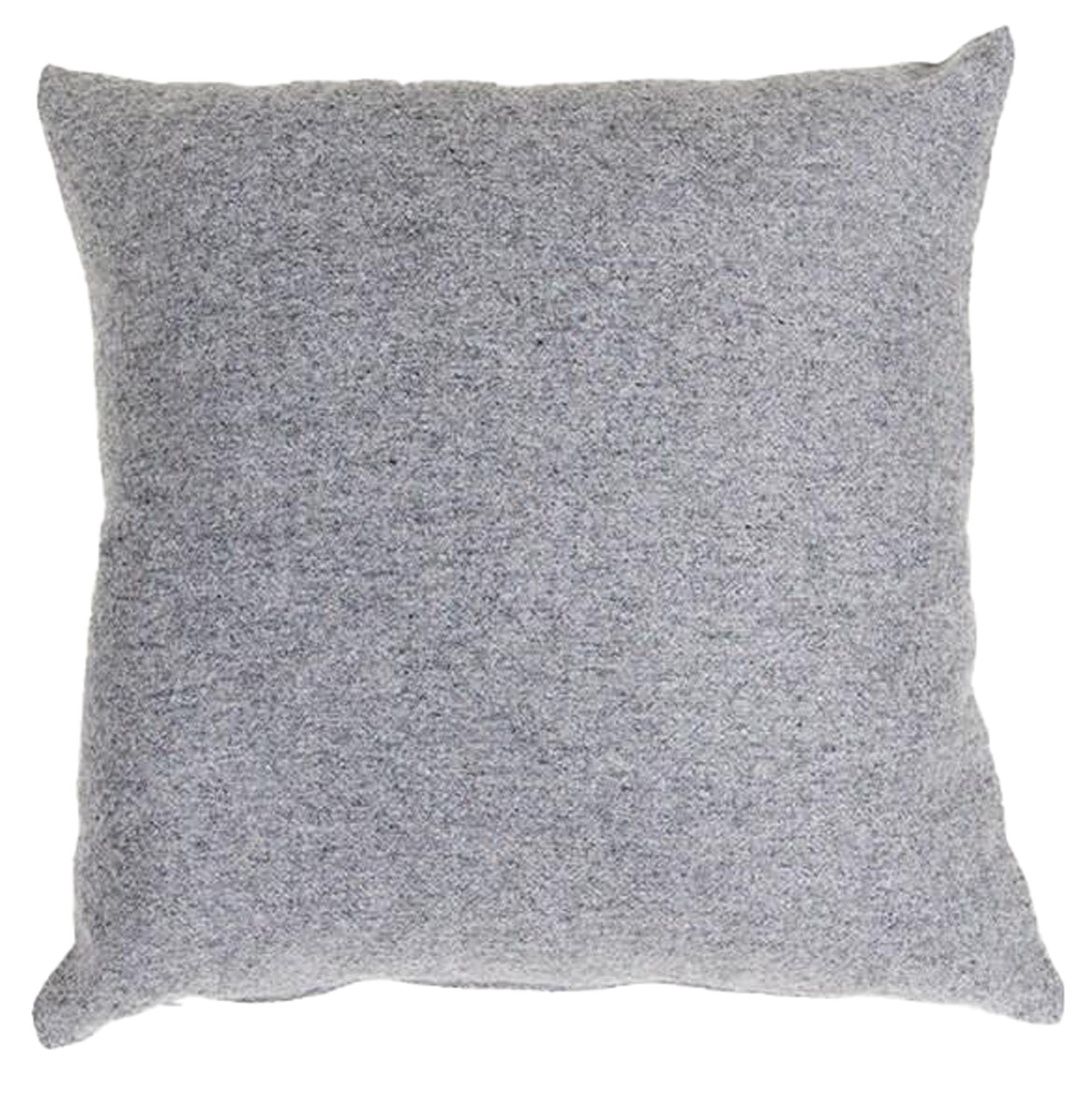 Luxuriöser Kissenbezug Clyde aus edler Wolle von ZigZagZurich.