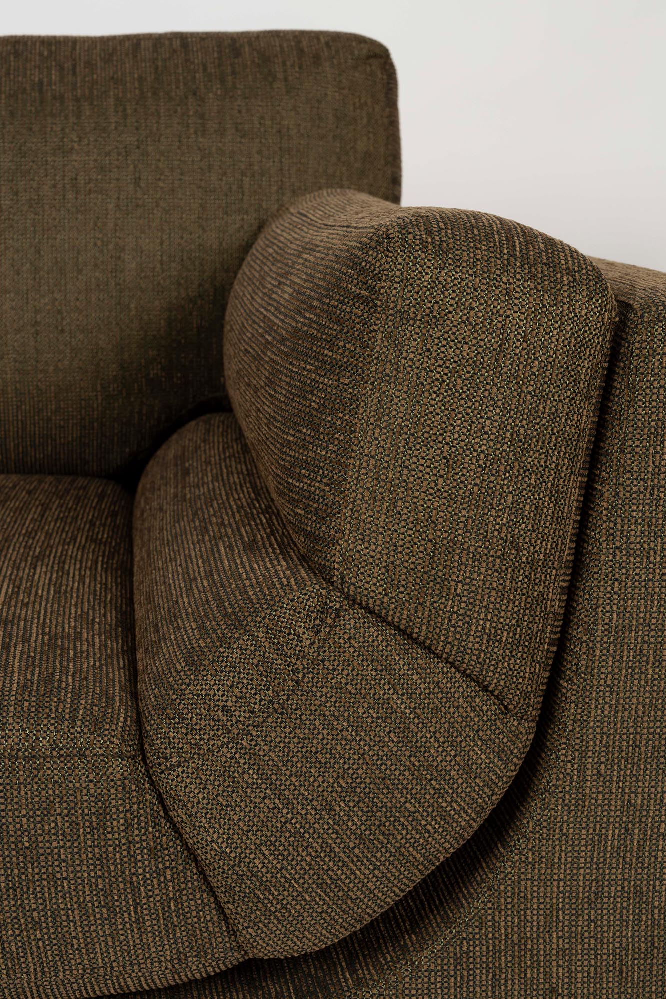 Zuiver Balcony Sofa: Komfortabler 3-Sitzer für stilvolle Balkone.