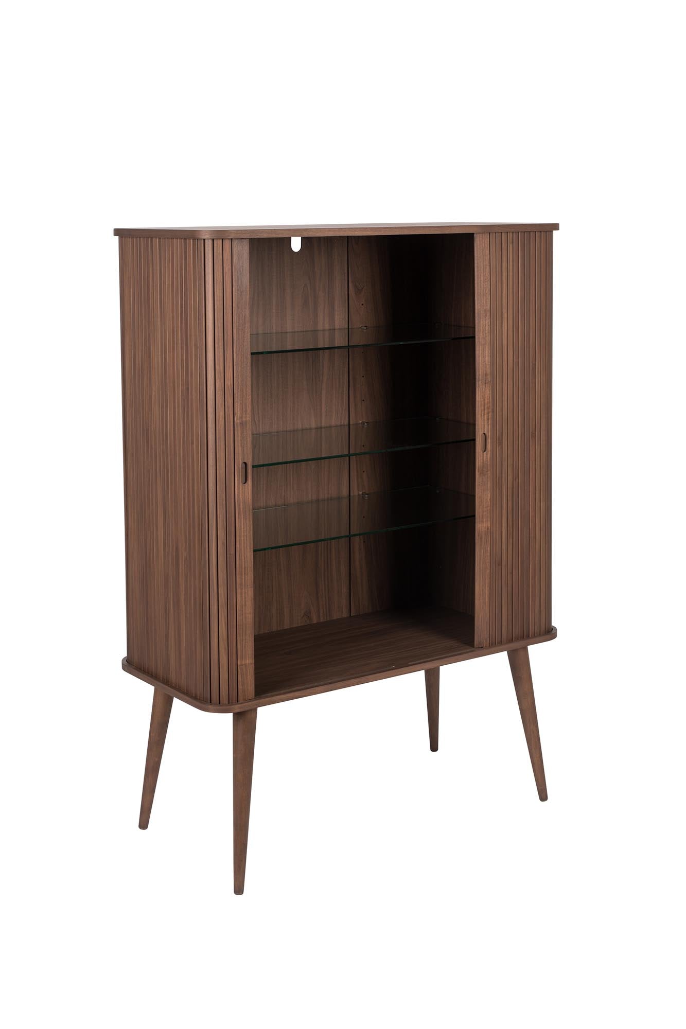 Entdecken Sie das Sideboard Barbier von Zuiver: Stilvolles Design vereint mit praktischen Stauraumlösungen für Ihr Zuhause.