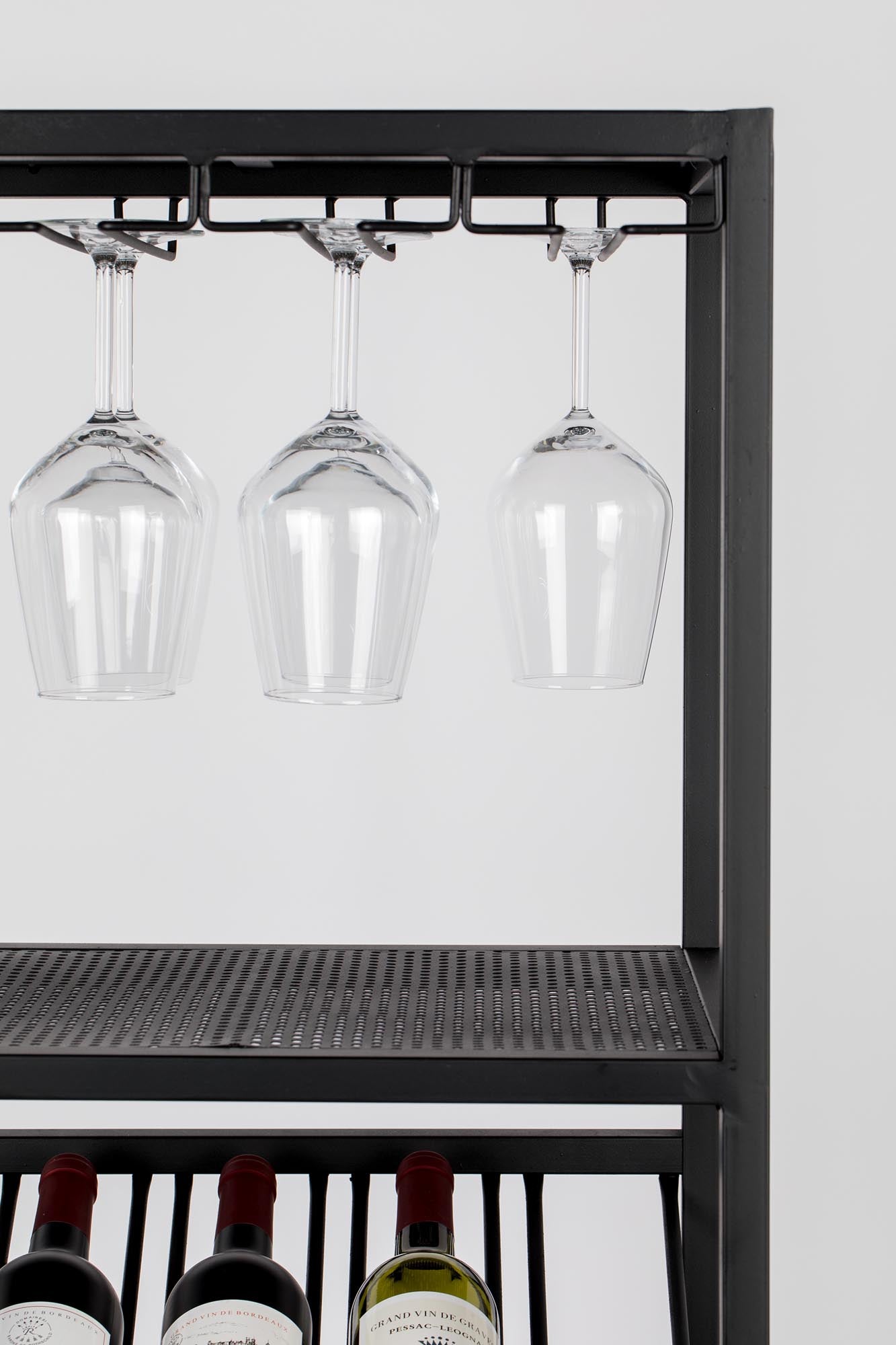 Das Weinregal "Cantor" von Zuiver vereint modernes Design mit Funktionalität und ist ideal für die stilvolle Lagerung Ihrer Weine.