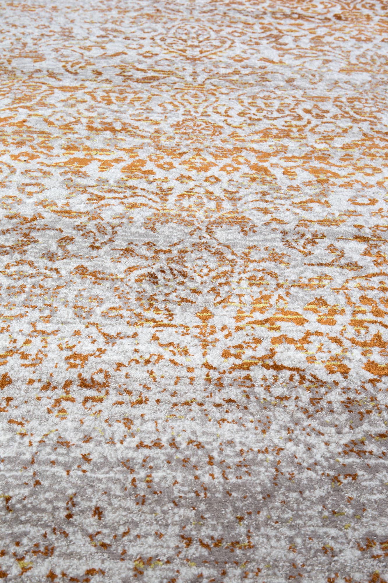 Entdecken Sie den Teppich Magic von Zuiver – ein stilvolles Wohnaccessoire, das Komfort und modernes Design harmonisch verbindet.