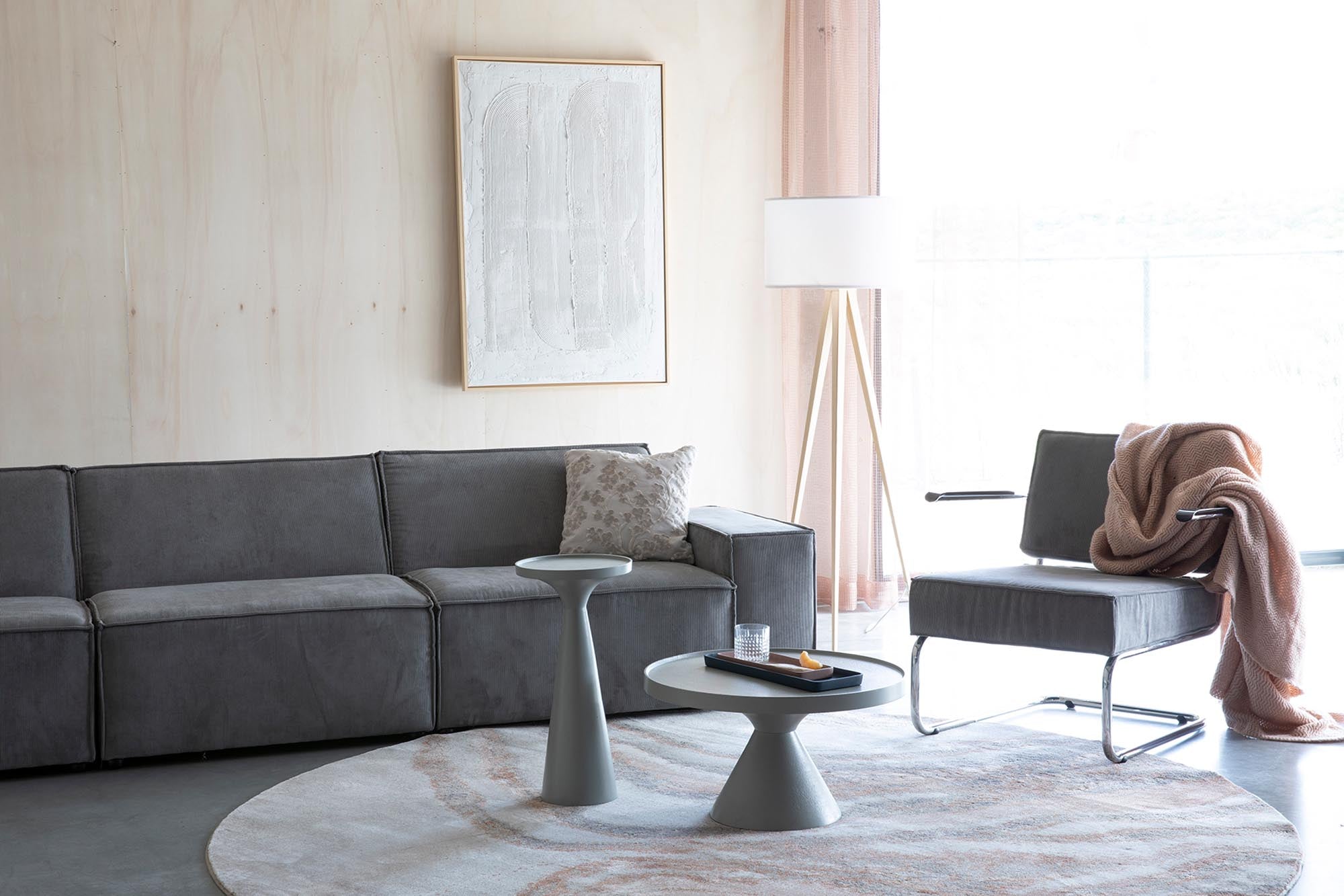 Teppich Solar in Grau/Terra präsentiert im Onlineshop von KAQTU Design AG. Teppich ist von Zuiver