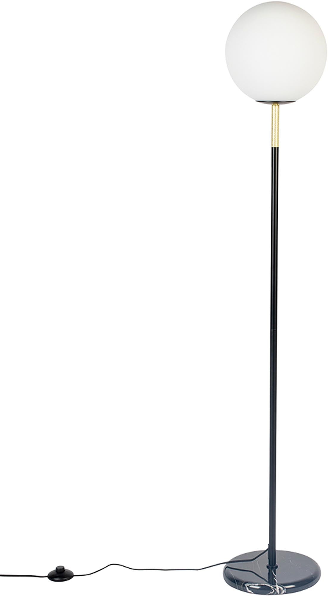 Die Stehleuchte Orion von Zuiver: Elegantes Design mit Marmorfuss, ideal für skandinavische und industrielle Räume.