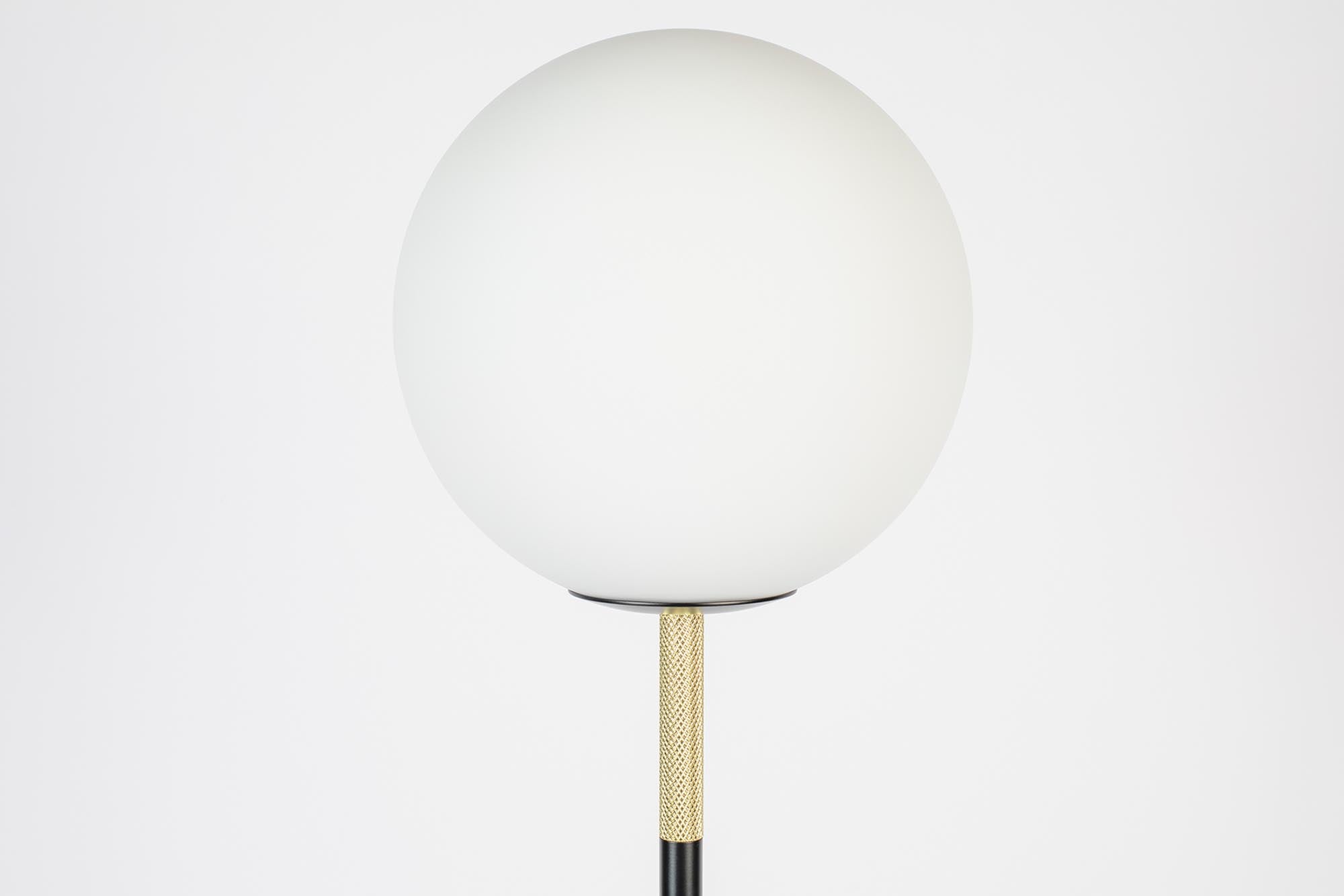 Zuiver Stehleuchte Orion: Design trifft Funktionalität im Wohnraum.