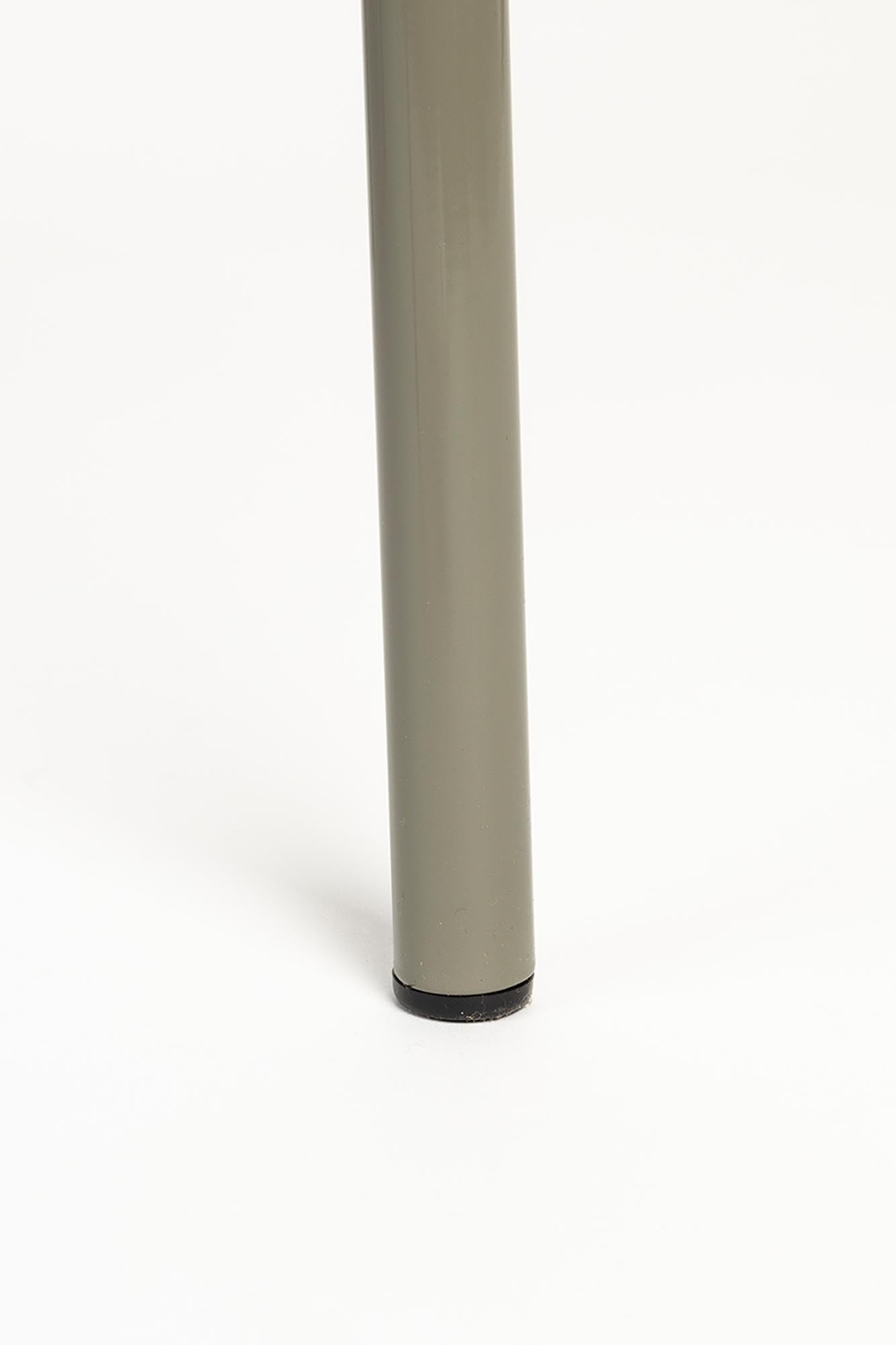 Erleben Sie den Buddy-Stuhl von Zuiver: Modernes Design, exzellenter Komfort und vielseitig einsetzbar in jedem Wohnraum.