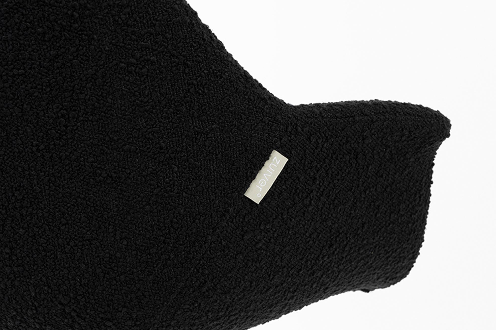 Entdecken Sie den Doulton Swivel Armlehnstuhl von Zuiver – eine perfekte Kombination aus Eleganz, Komfort und Funktionalität für Ihr Zuhause oder Büro.