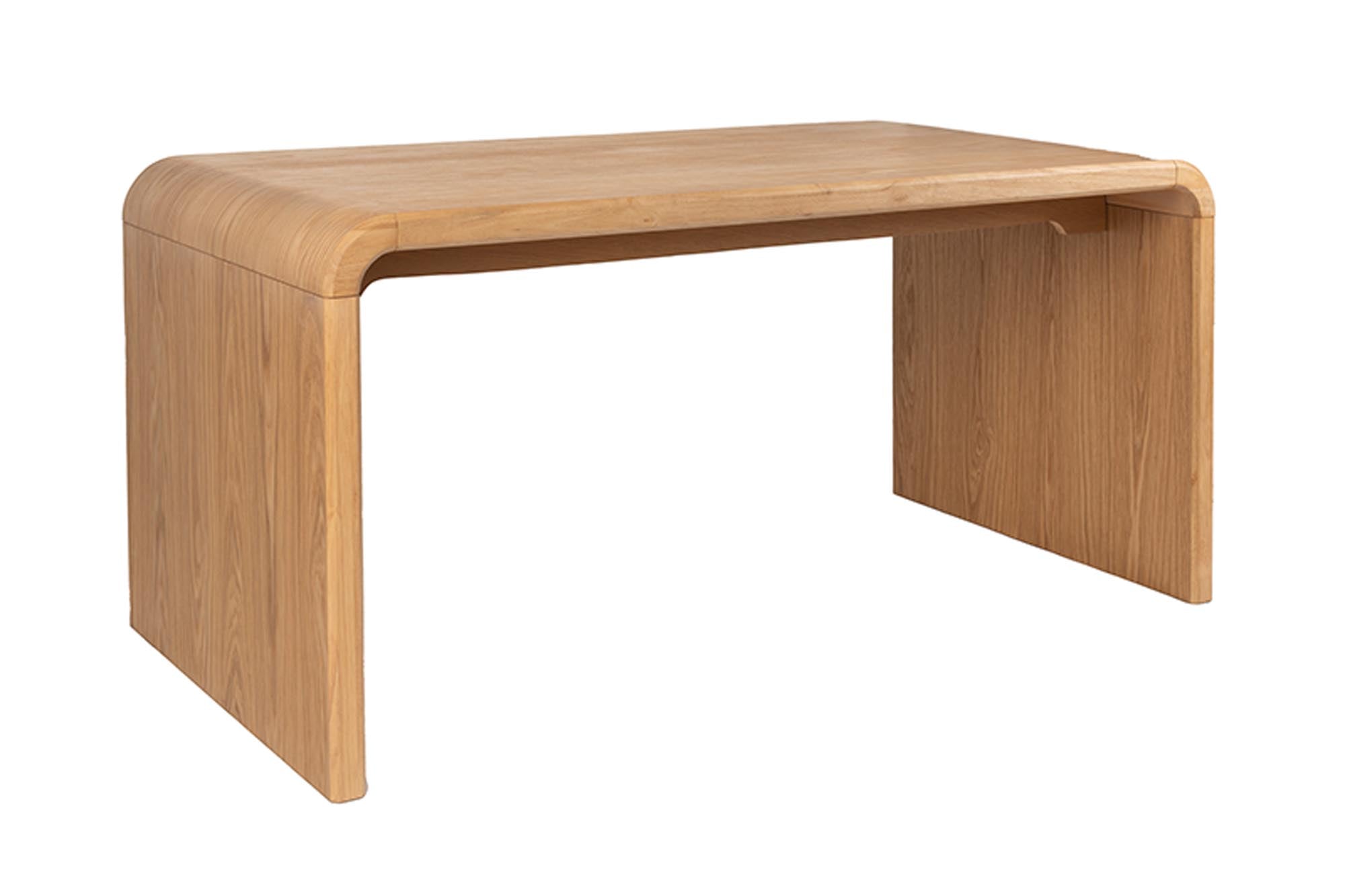 Eleganter Tisch Brave von Zuiver aus MDF mit Eichenfurnier, ideal für gesellige Abende und modernes Wohndesign.