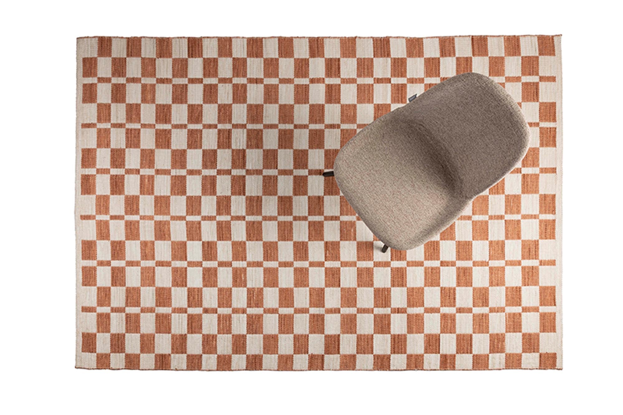 Entdecken Sie den stilvollen Teppich Checker von Zuiver, 160x230 cm, ideal für Küche und Essbereich – robust, pflegeleicht und zeitlos.