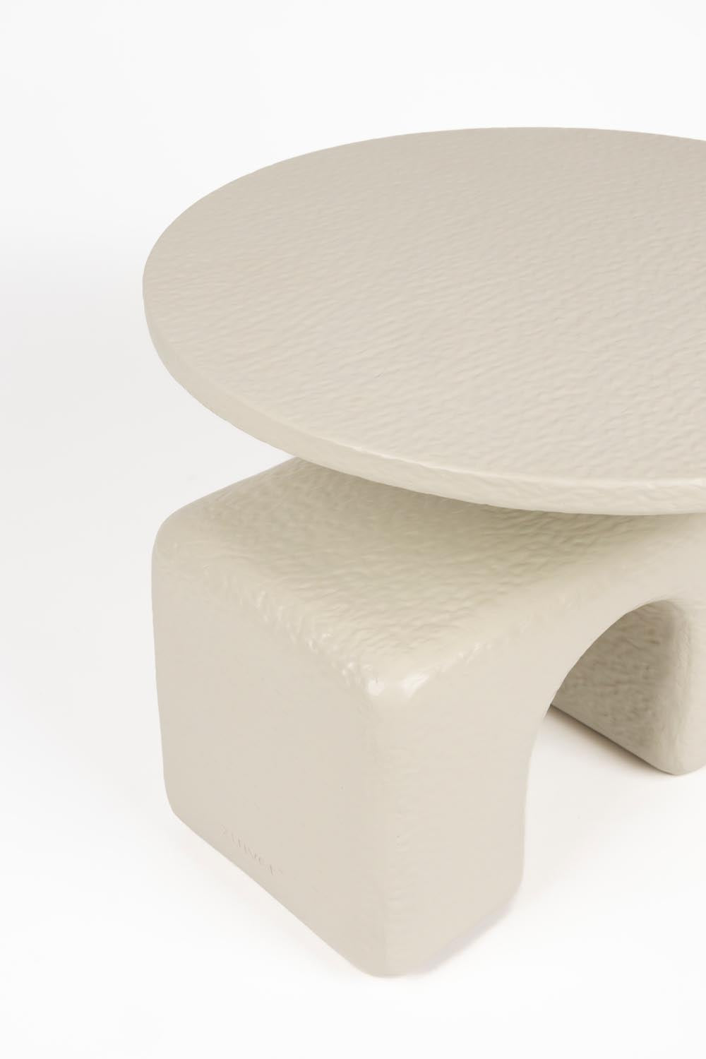 Zuiver Hermit Tisch: Minimalistisches Design trifft auf Funktionalität.