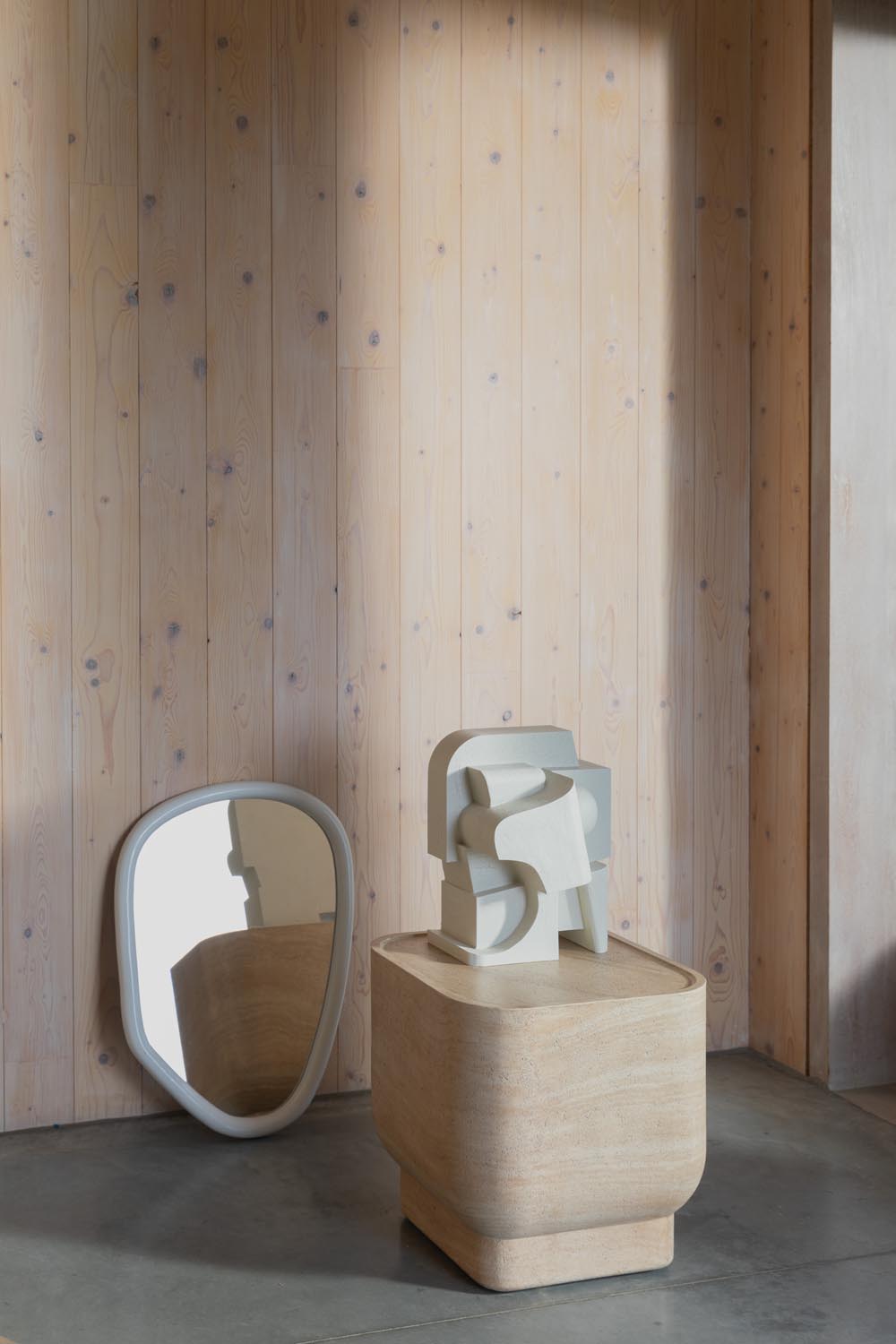 Moderner Zuiver Beistelltisch, quadratisch, aus edlem Material.