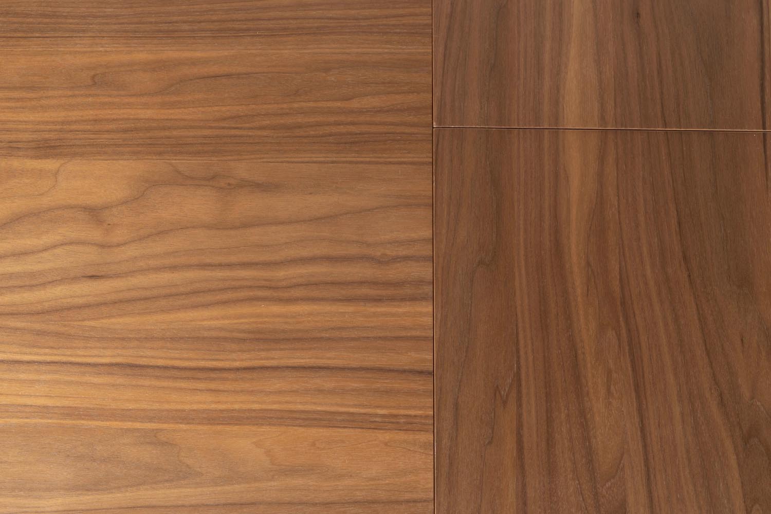 Der Twist Tisch in Walnuss ist die perfekte Lösung für kleine Räume. Er bietet eine elegante Holzmaserung und lässt sich von 180 auf 240 cm ausziehen.