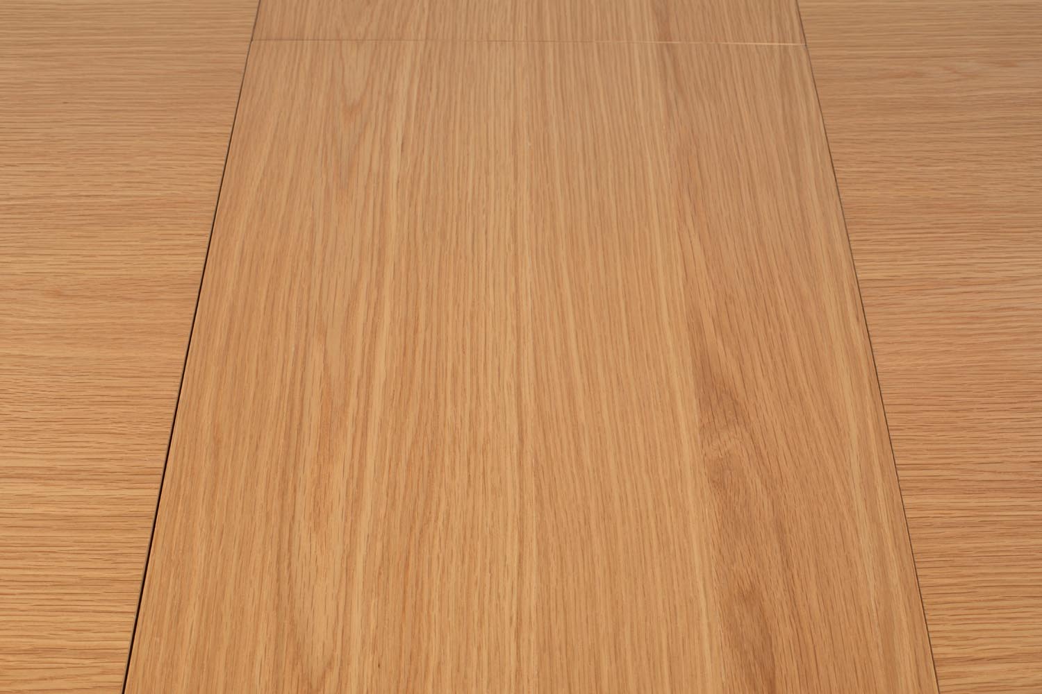 Zuiver Twist: Runder Eichen-Tisch, flexibel von 120 auf 160 cm.