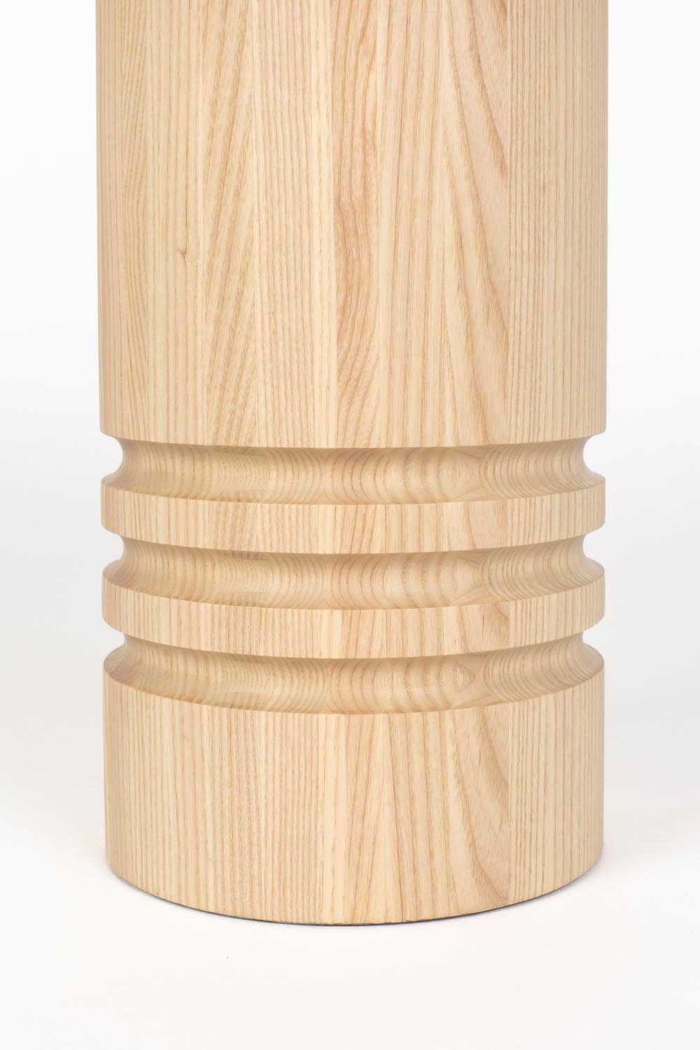 Chunk Beistelltisch: Elegante Eiche für zeitgemässes Interieur.