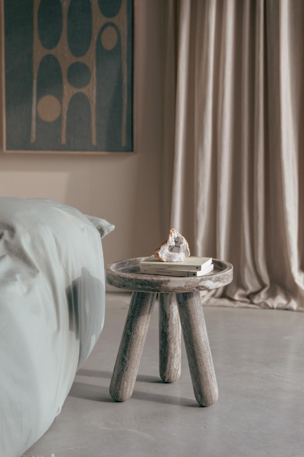 Moderner Zuiver Beistelltisch Cosmopolitan mit stilvollem Design.