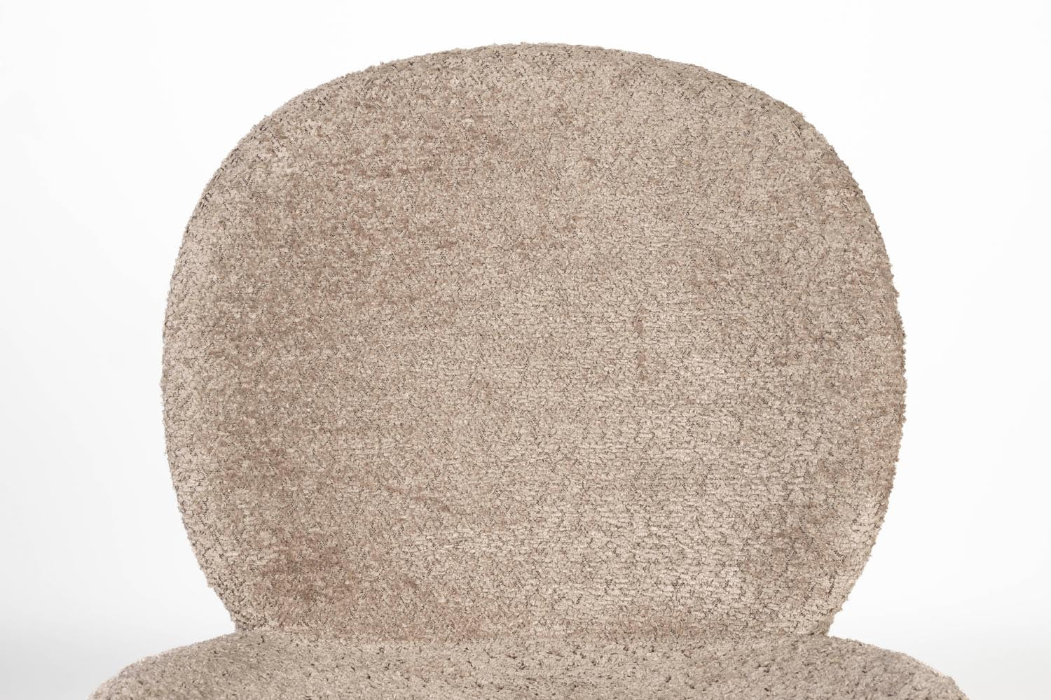 Der Bonnet Stuhl Beige von Zuiver besticht durch schlichte Eleganz und hochwertige Materialien. Perfekt für stilvolle Wohnräume und gesellige Runden.