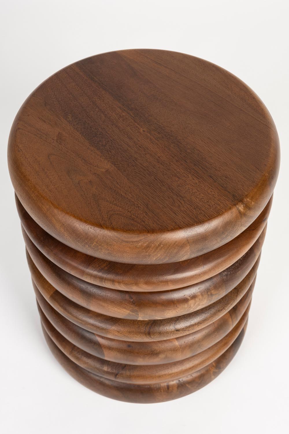 Stilvoller Zuiver Disc Hocker: Mangoholz trifft auf modernes Design.