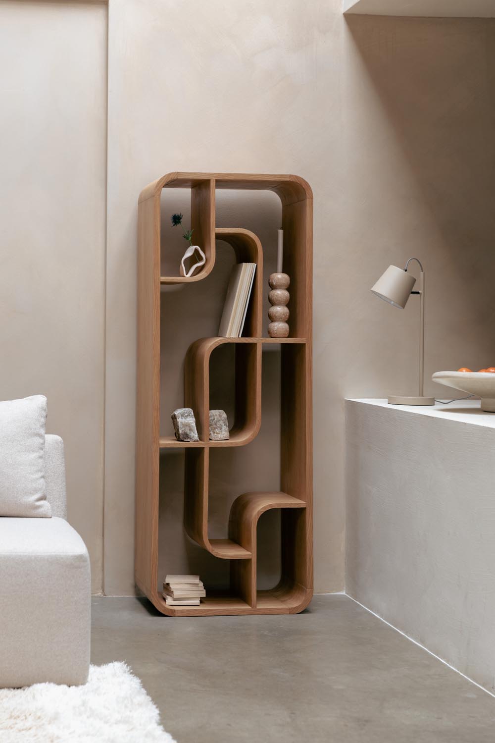 Eleganter Zuiver Seven Schrank Natur mit einzigartigem Design.