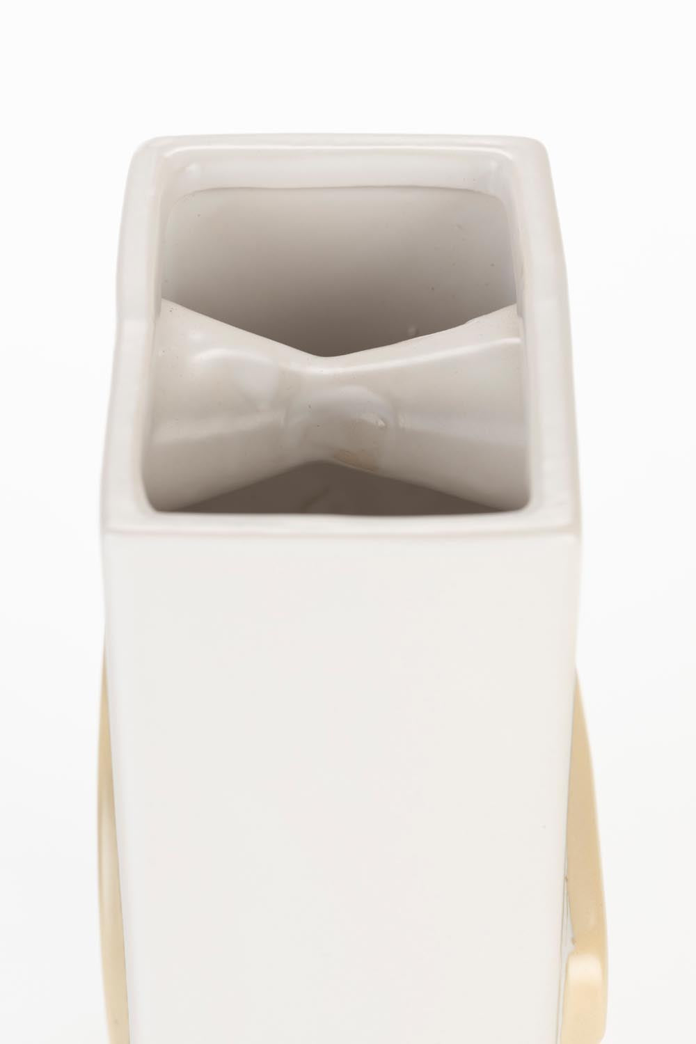 Zuiver Bloomer Vase: Elegante Kurven für moderne Wohnräume.