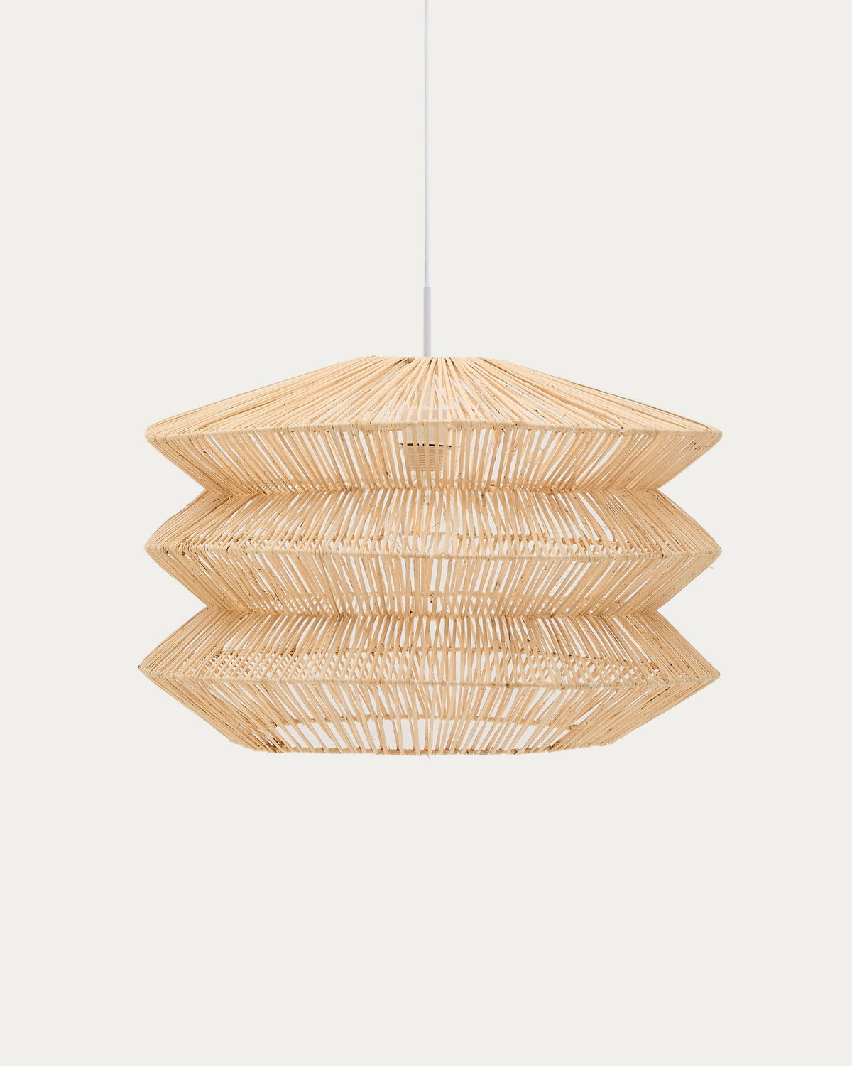 Lampenschirm Dakit aus handgeflochtenem Rattan mit Eisenrahmen in Naturfarbe, rund geformt für Deckenleuchten.