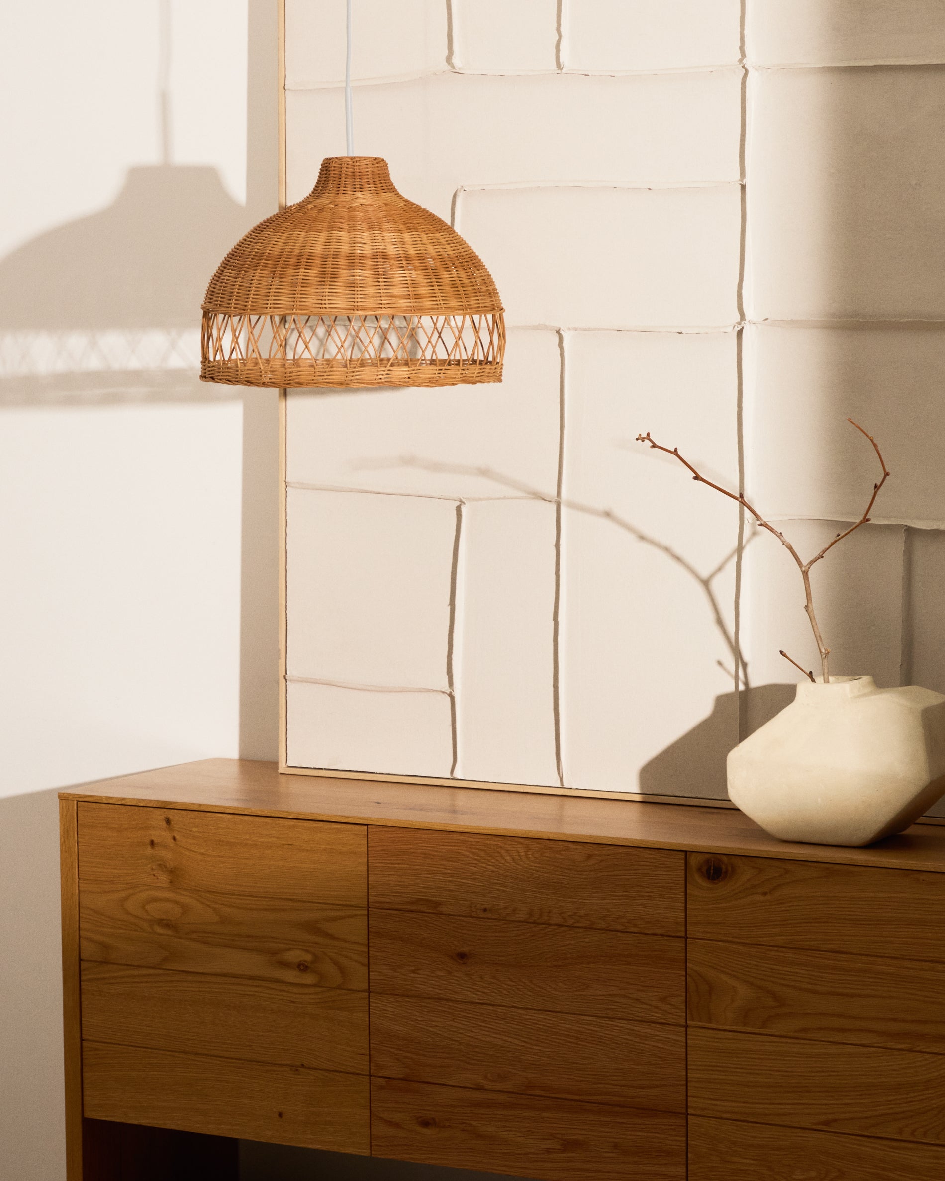 Lampenschirm für Deckenleuchte Loura aus Rattan mit Finish in natürlichem Farbton Ø 40 cm in Natur präsentiert im Onlineshop von KAQTU Design AG. Lampenschirm ist von Kave Home