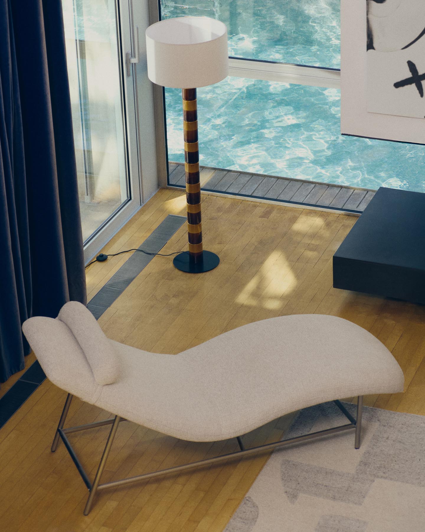 Stehlampe Mavran mit Baumwollschirm und Keramiksockel in Braun und Senfgelb in Mehrfarbig präsentiert im Onlineshop von KAQTU Design AG. Stehleuchte ist von Kave Home