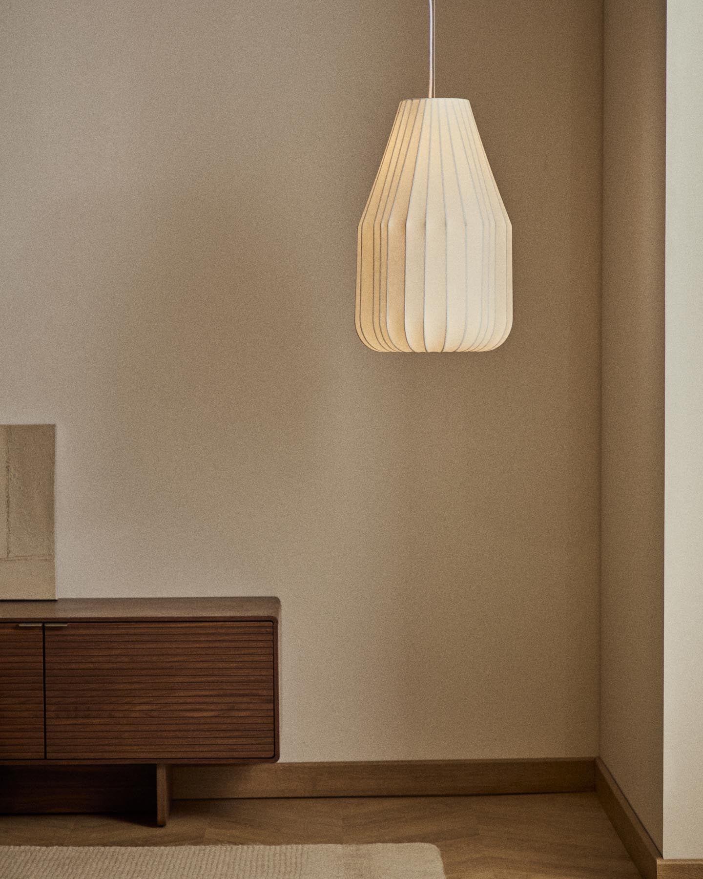 Deckenleuchte Somar aus Synthetikfasern und Stahlstäben, Ø 30 cm in Weiß präsentiert im Onlineshop von KAQTU Design AG. Lampenschirm ist von Kave Home