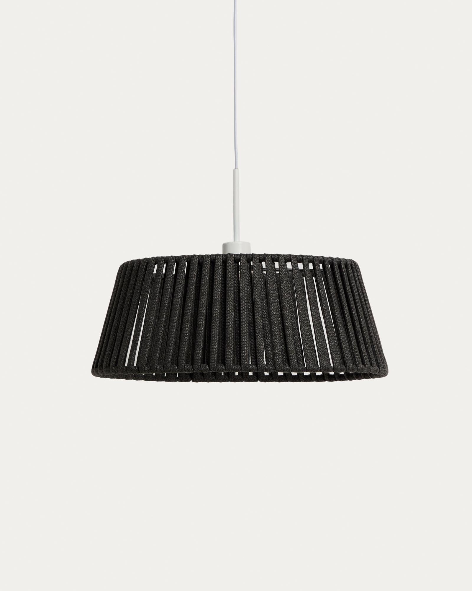 Lampenschirm für Deckenleuchte Aldet aus flachem Sei in Schwarz, Ø 46 cm in Schwarz präsentiert im Onlineshop von KAQTU Design AG. Outdoor Pendelleuchte ist von Kave Home