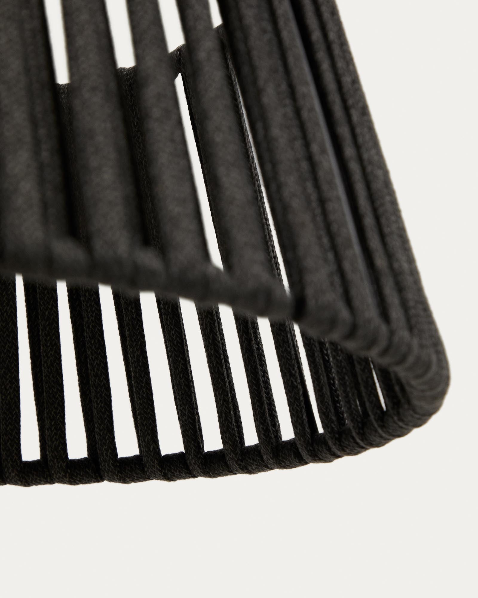 Lampenschirm für Deckenleuchte Aldet aus flachem Sei in Schwarz, Ø 46 cm in Schwarz präsentiert im Onlineshop von KAQTU Design AG. Outdoor Pendelleuchte ist von Kave Home