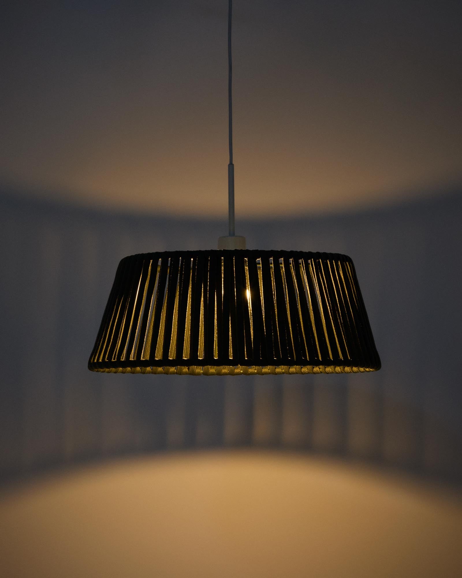 Lampenschirm für Deckenleuchte Aldet aus flachem Seil in Grün, Ø 46 cm in Grün präsentiert im Onlineshop von KAQTU Design AG. Outdoor Pendelleuchte ist von Kave Home