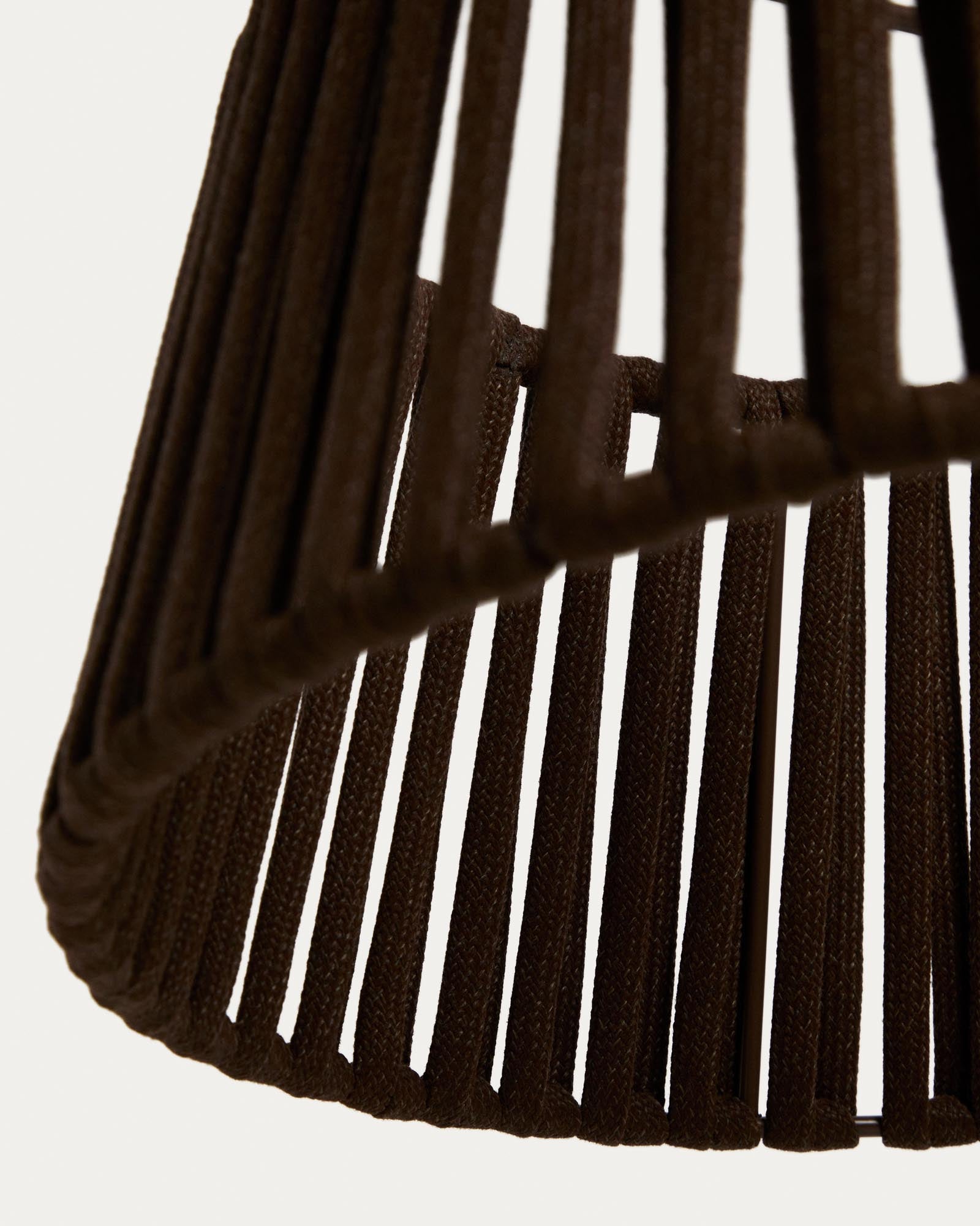 Lampenschirm für die Deckenleuchte Aldet aus flachem Seil in Braun, Ø 46 cm in Dunkelbraun präsentiert im Onlineshop von KAQTU Design AG. Outdoor Pendelleuchte ist von Kave Home