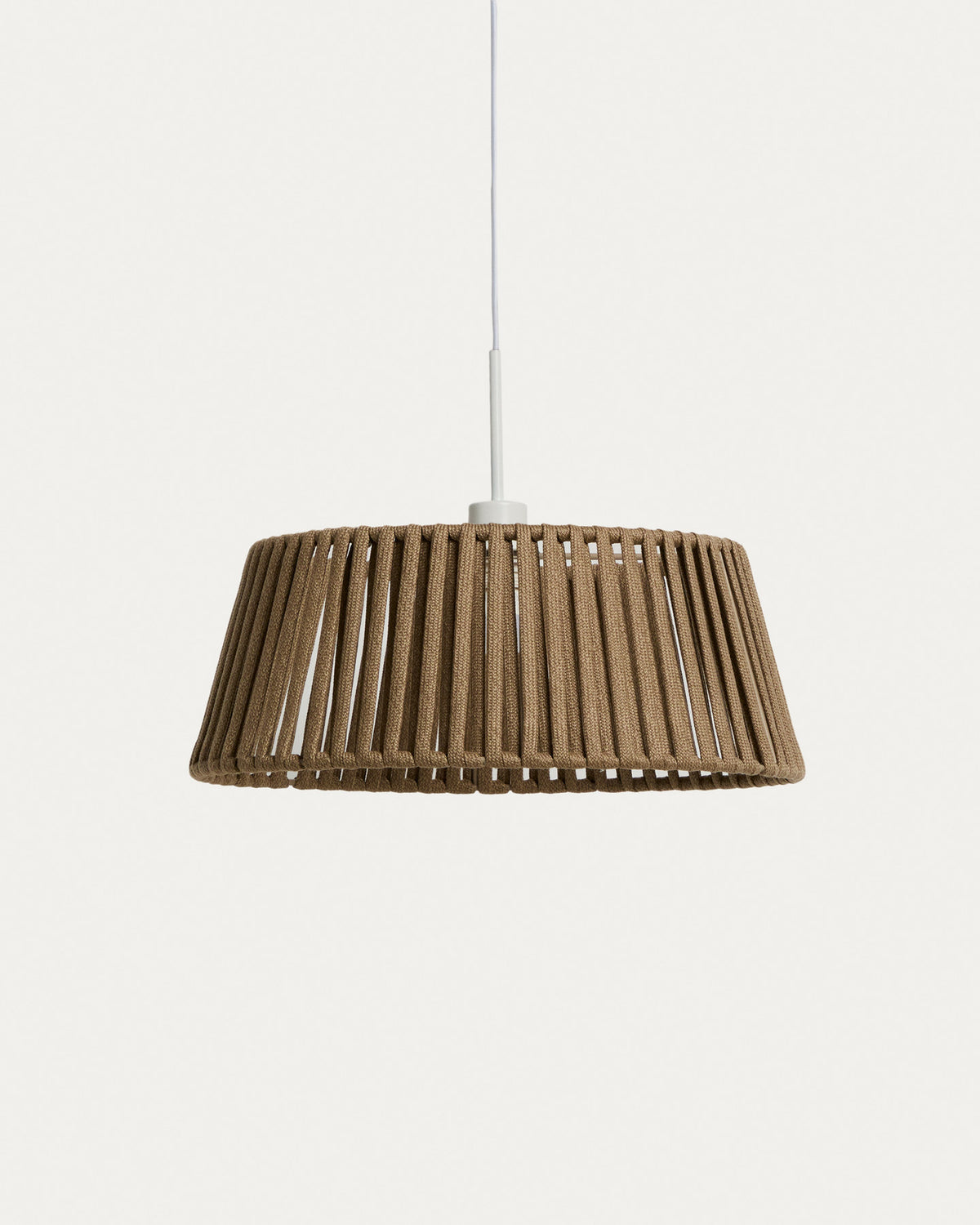 Lampenschirm für Deckenleuchte Aldet aus flachem Seil in Beige, Ø 46 cm in Hellgrau präsentiert im Onlineshop von KAQTU Design AG. Outdoor Pendelleuchte ist von Kave Home