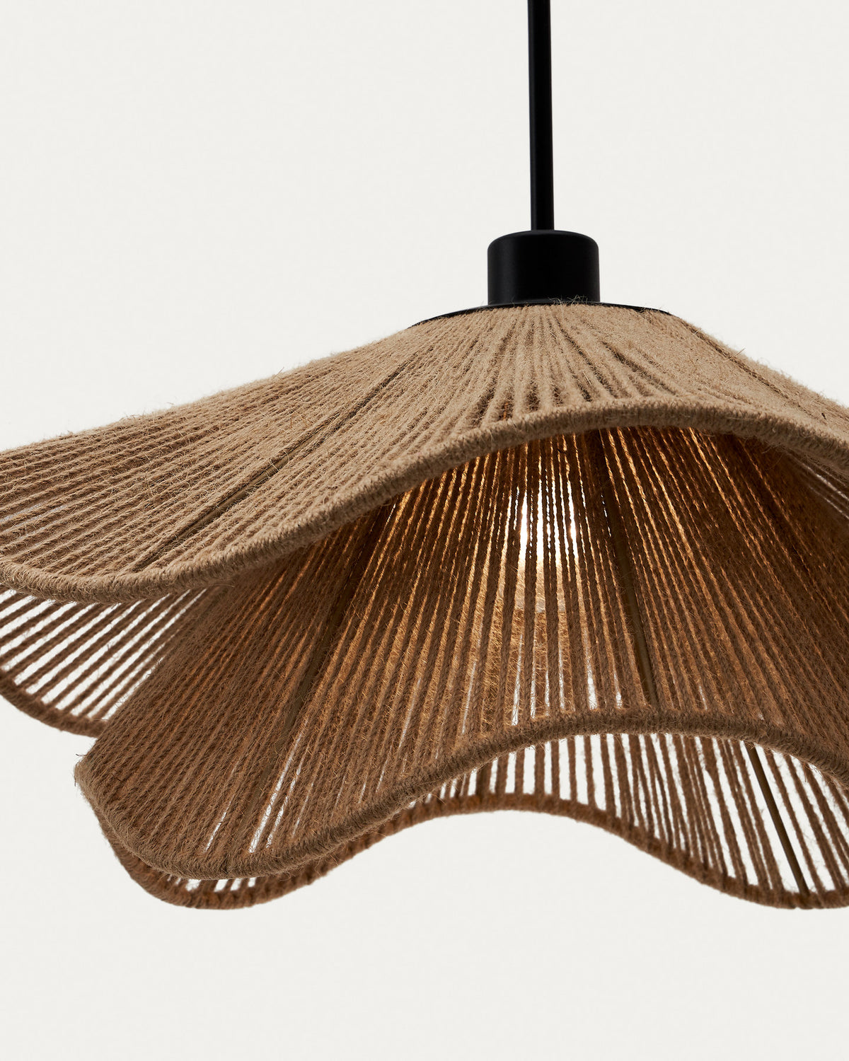 Pontos Lampenschirm für Pendelleuchte aus Jute mit natürlichem Finish Ø 50 cm in Natur präsentiert im Onlineshop von KAQTU Design AG. Lampenschirm ist von Kave Home