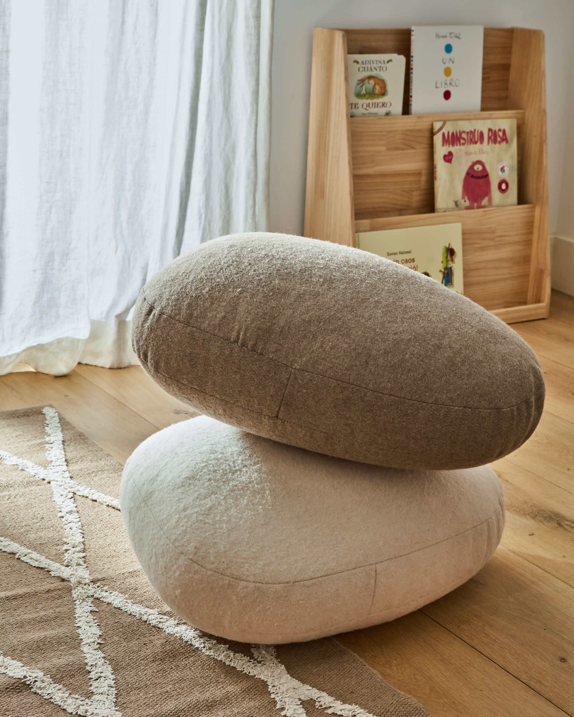 Eleganter Marja Vorhang aus Baumwolle und Leinen in Weiß, 140 x 270 cm. Perfekt für hohe Fenster und schafft eine einladende Atmosphäre.