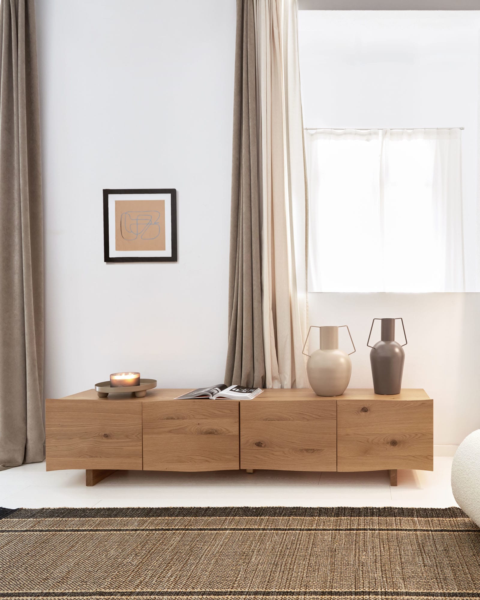 Hochwertiger Marja Vorhang aus Baumwolle und Leinen in strahlendem Weiß, 140 x 270 cm. Ideal für hohe Fenster und stilvolle Raumgestaltung.