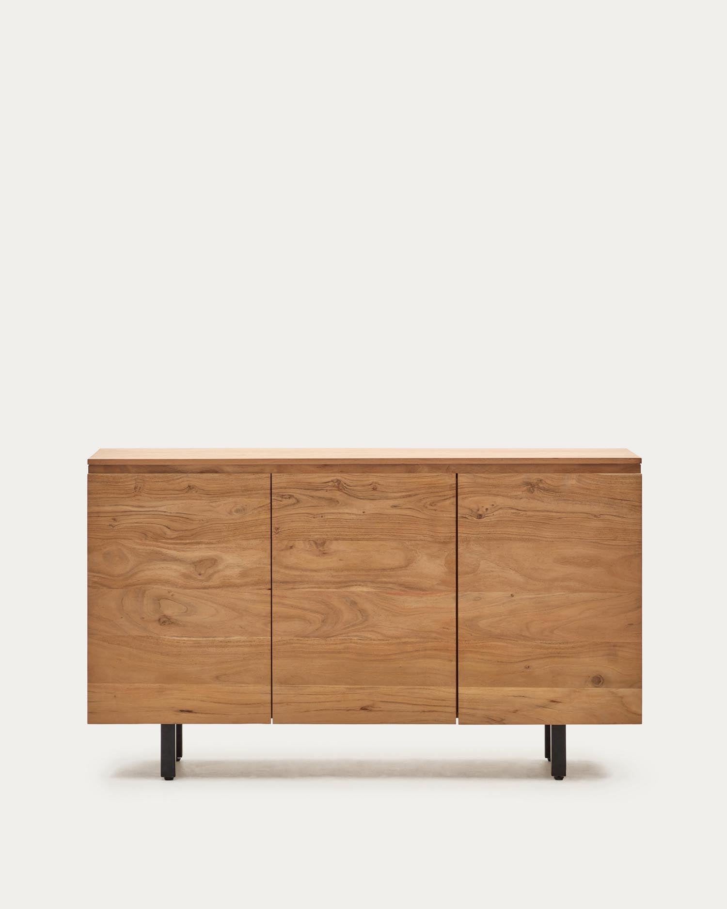 Erleben Sie das 3-türige Sideboard Uxue aus hochwertigem Akazienholz mit gebleichtem Finish – ein elegantes Möbelstück für stilvollen Stauraum.