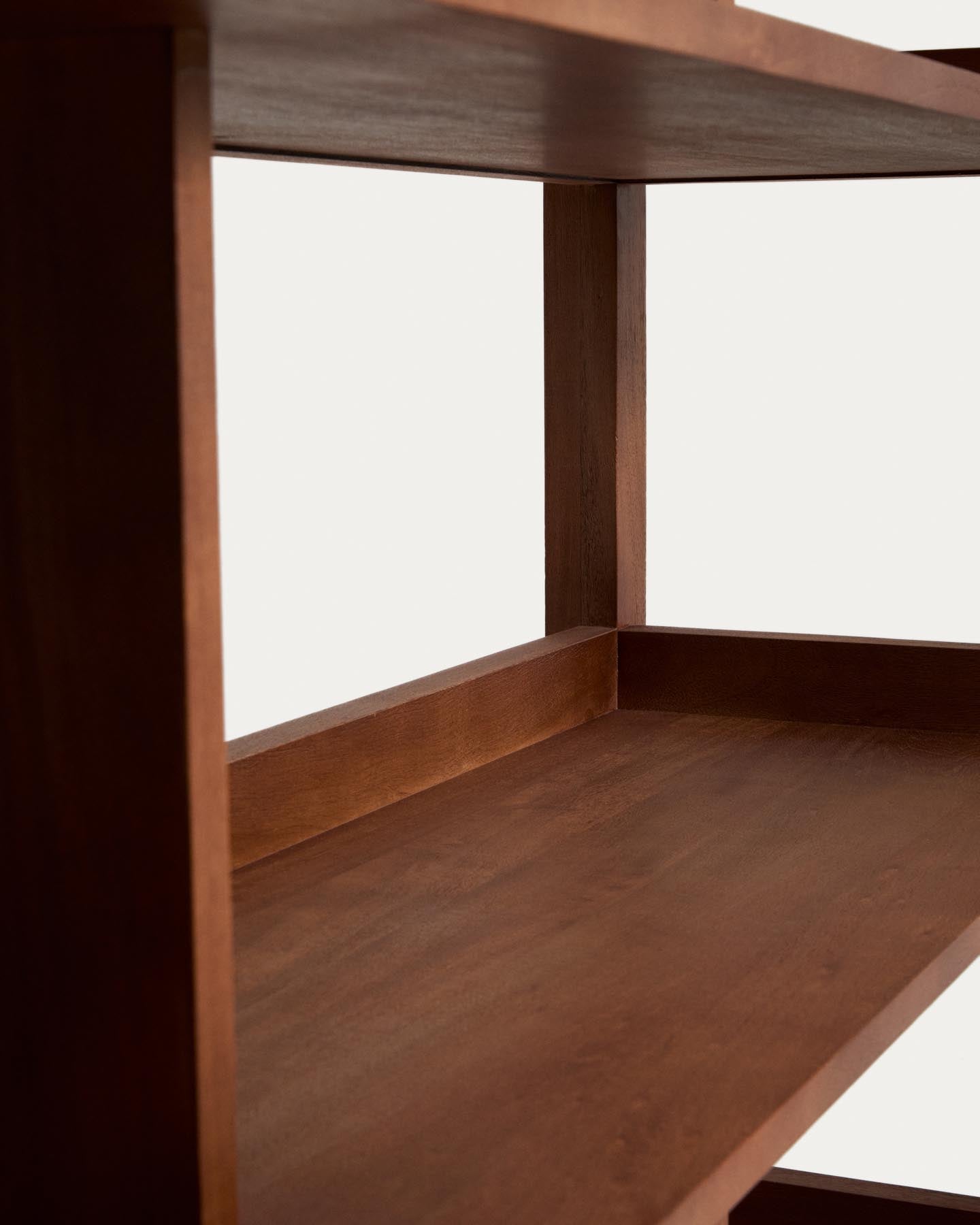 Regal Norani aus massivem Akazienholz und Akazienfurnier 150 x 185 cm in Braun präsentiert im Onlineshop von KAQTU Design AG. Standregal ist von Kave Home