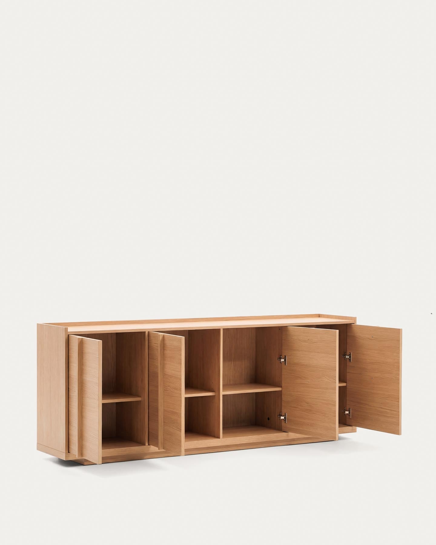 Sideboard Onix aus Eichenfurnier mit Naturton-Finish 200 x 80 cm FSC Mix Credit in Natur präsentiert im Onlineshop von KAQTU Design AG. Sideboard ist von Kave Home