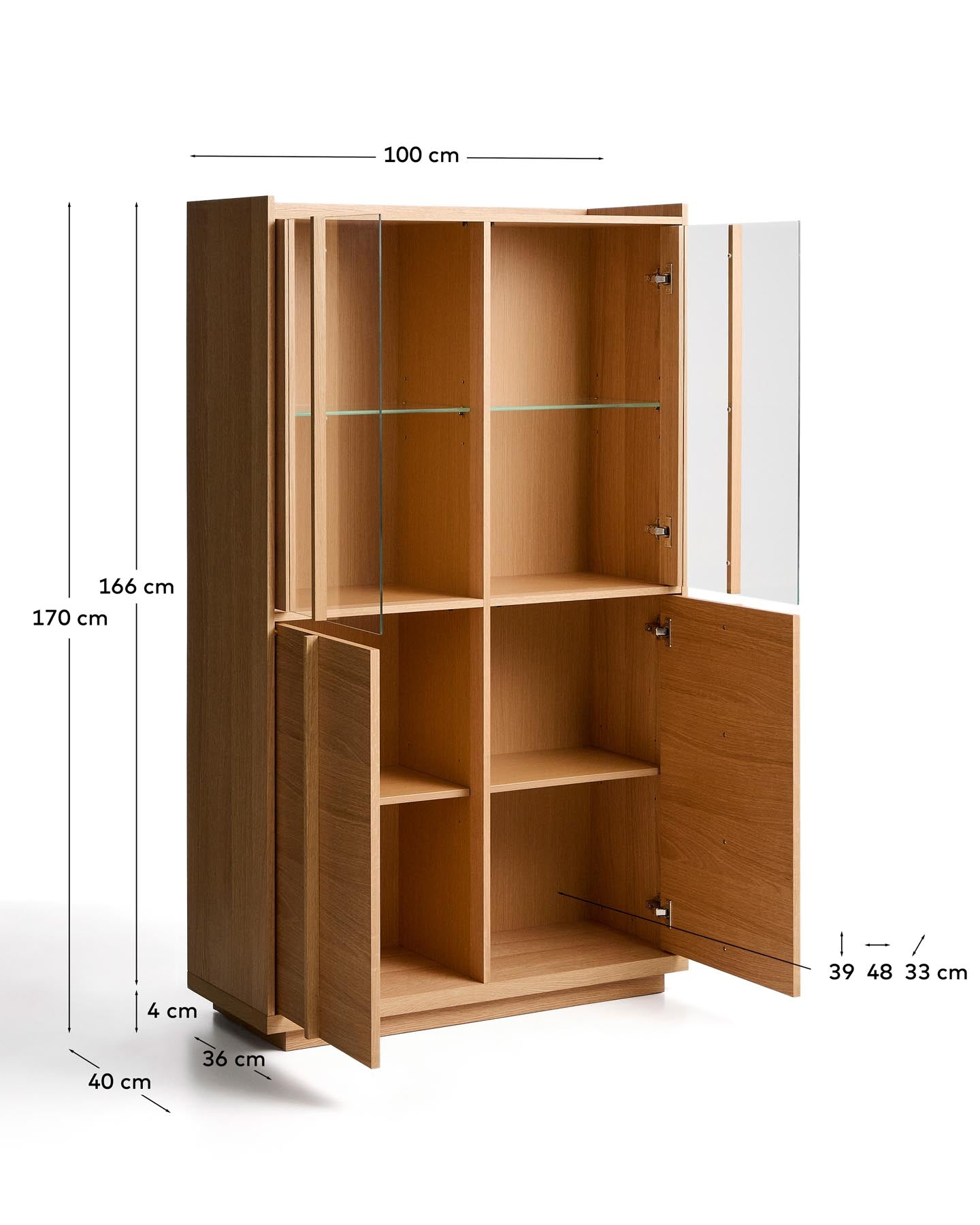 Vitrine Onix aus massivem Eichenholz und Eichenfurnier mit Naturton-Finish 100 x 170 cm FSC Mix Credit in Natur präsentiert im Onlineshop von KAQTU Design AG. Sideboard ist von Kave Home