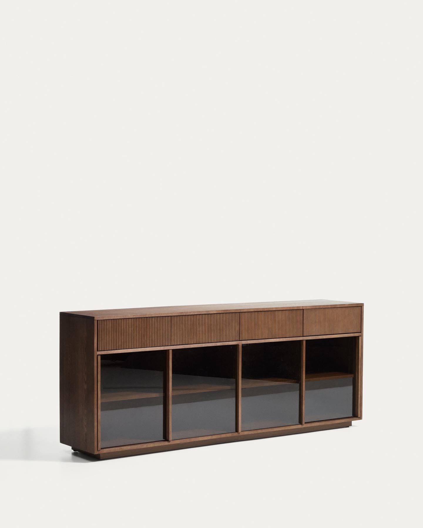 Sideboard Helvine 4 Türen 4 Schubladen Eichenfurnier mit Nussbaum-Finish und gehärtetes Glas 200 x 80 cm FSC 100% in Dunkelbraun präsentiert im Onlineshop von KAQTU Design AG. Sideboard ist von Kave Home