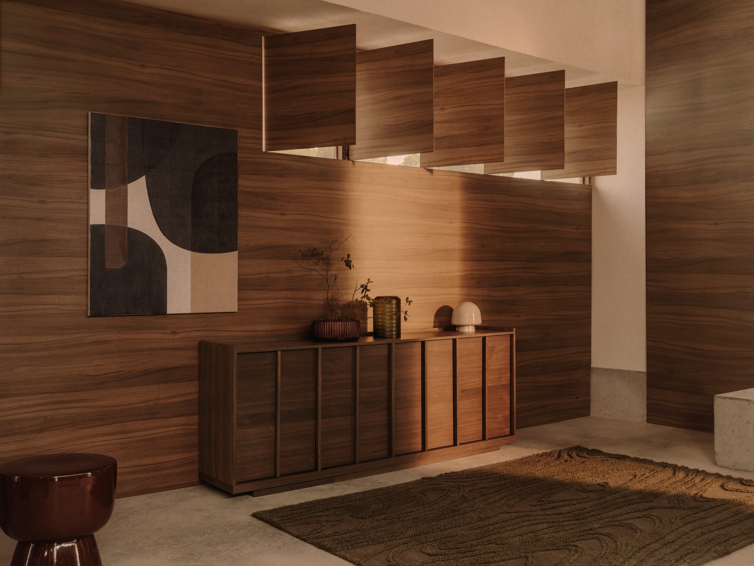 Stilvolles Sideboard Onix aus dunklem Walnussfurnier, inspiriert von japanischem Design, vereint Funktionalität und Nachhaltigkeit.