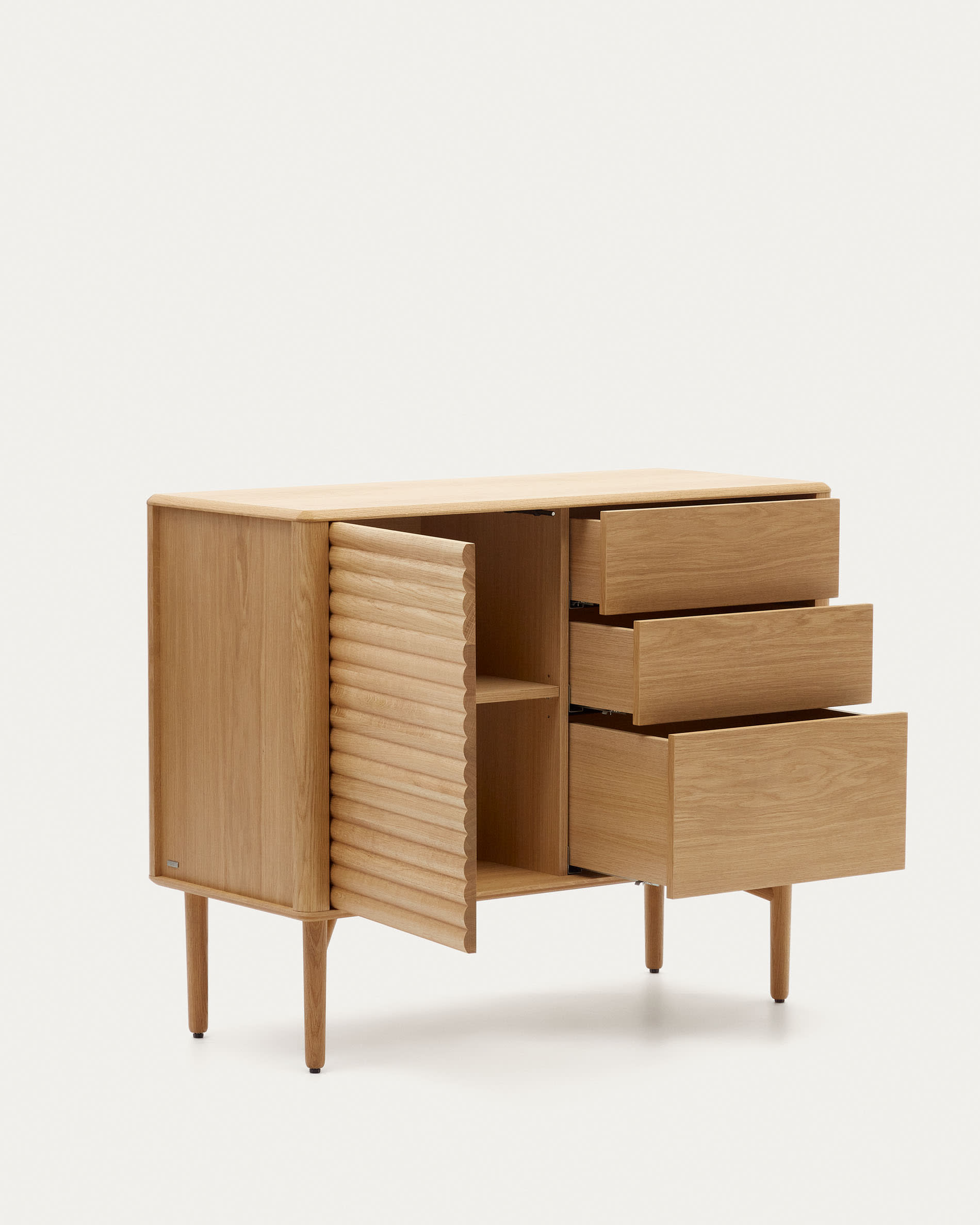 Stilvolles Lenon Sideboard aus Eichenholz und Furnier, mit 1 Tür, 3 Schubladen, 105x85 cm, FSC MIX Credit, von Kave Home.