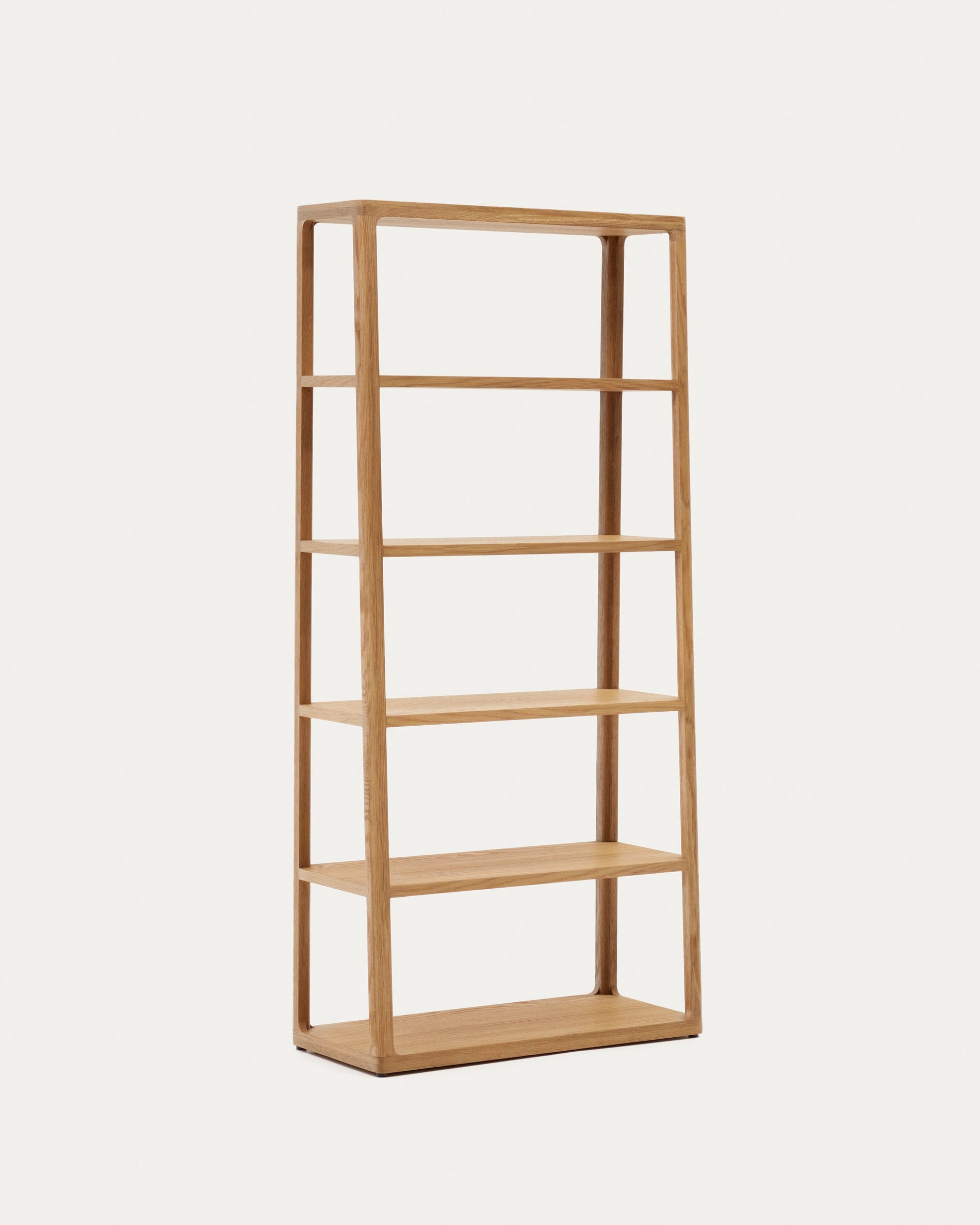 Elegantes Maymai Regal aus massivem Eichenholz, 90x193 cm, von Kave Home. Perfekt für stilvolle Aufbewahrung.