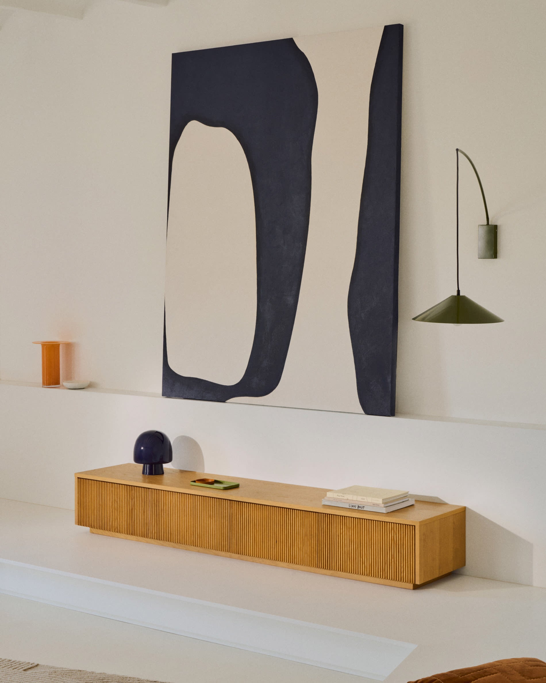 Das TV-Möbel Helvine von Kave Home, 200x40 cm, bietet 4 Schubladen und FSC 100% Zertifizierung für nachhaltiges Wohnen.