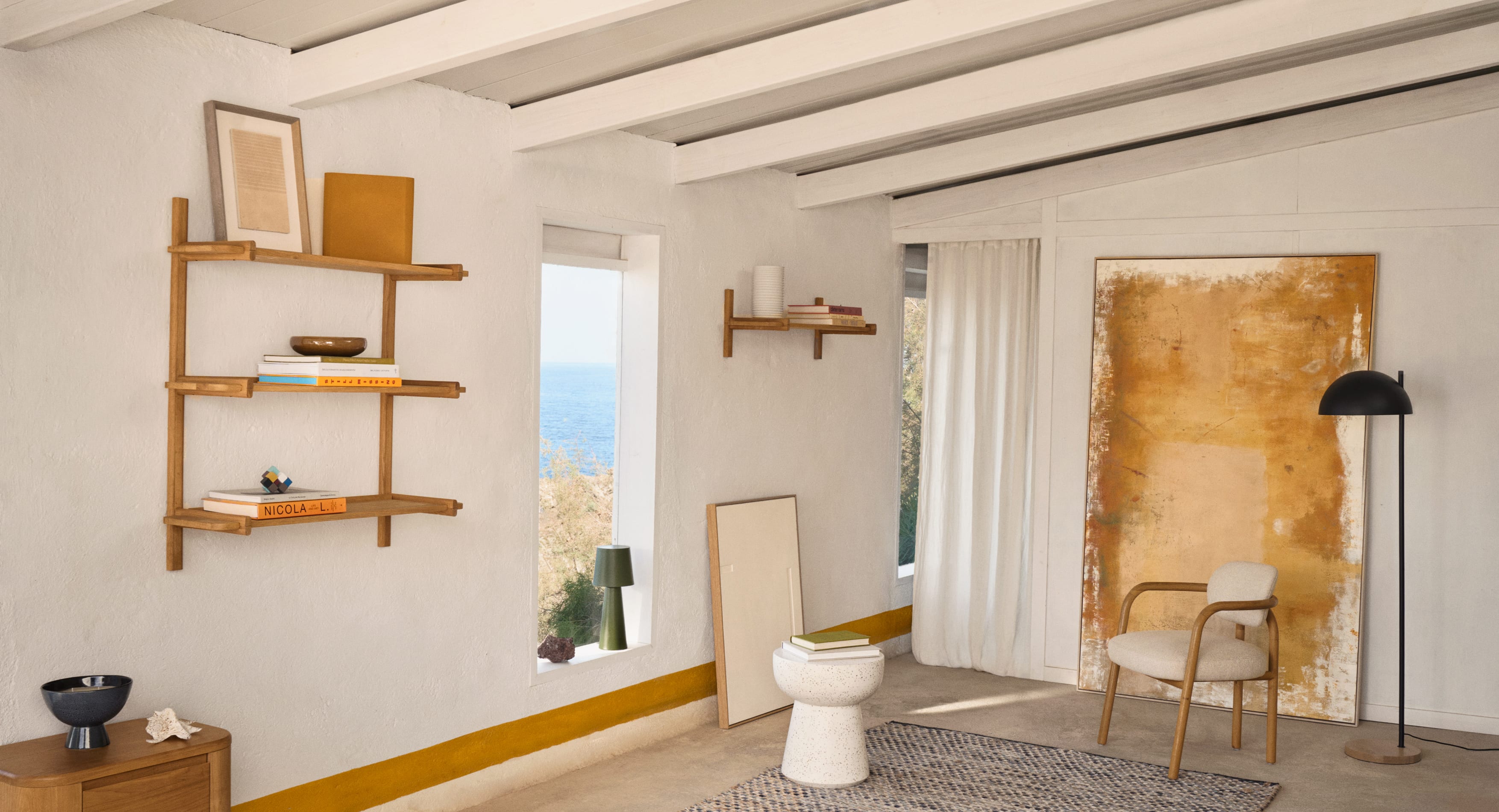 Sitra Regalmodul mit 90 cm Regalbrett aus FSC-zertifiziertem Eichenholz, naturbelassenes Finish, von Kave Home.