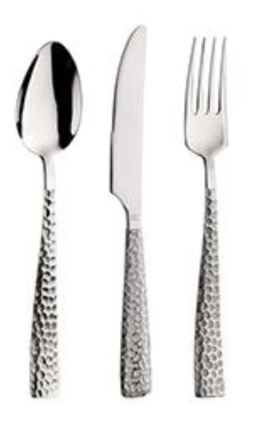 Palace Martellato Tafellöffel in Silber präsentiert im Onlineshop von KAQTU Design AG. Löffel ist von Pintinox